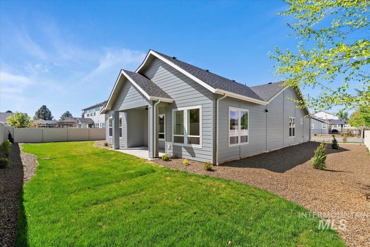 2391 E Snocreek Dr, Eagle, Idaho 83616, 3 Bedrooms, 2.5 Bathrooms, Residential For Sale, Price $799,900,MLS 98963423