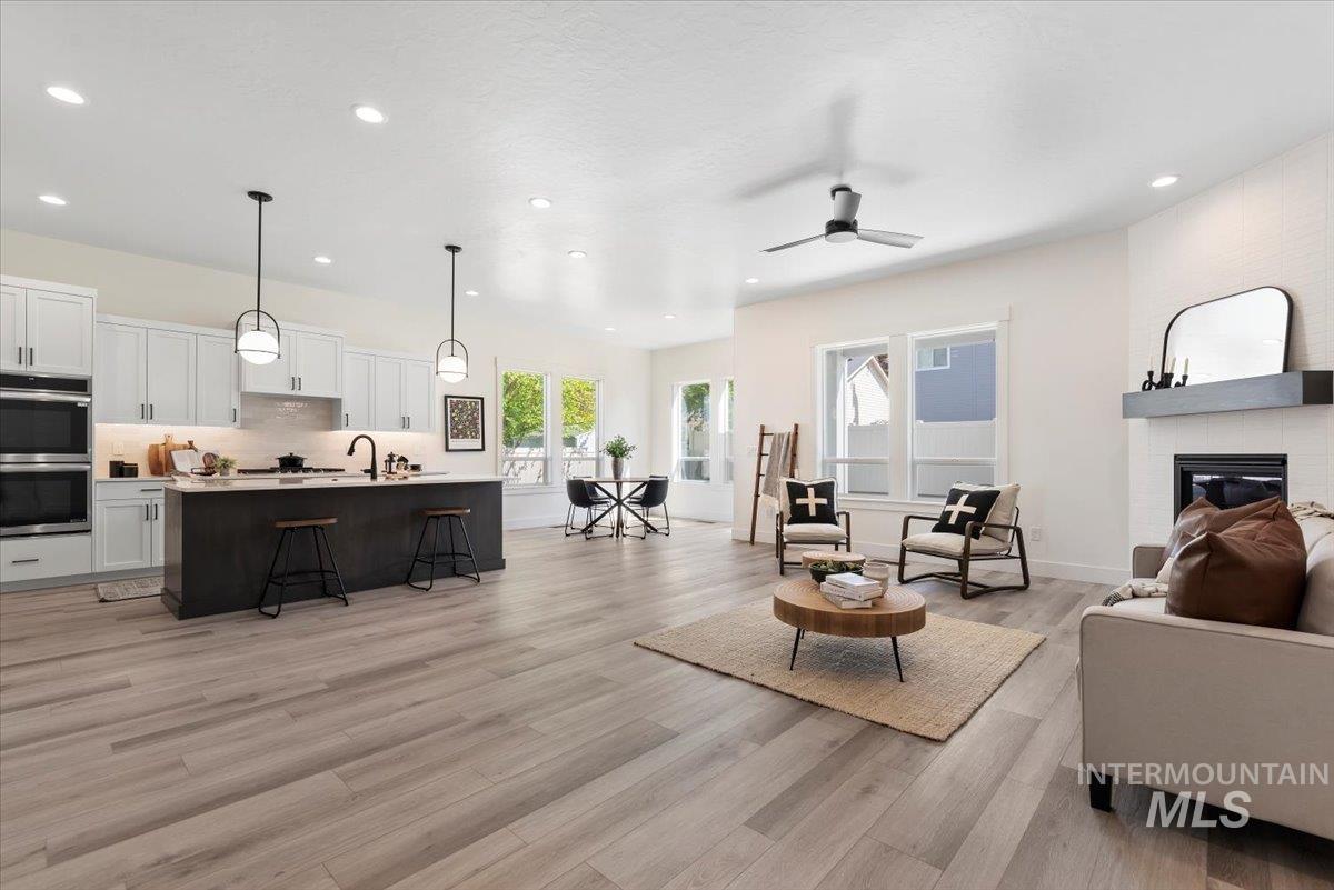 2391 E Snocreek Dr, Eagle, Idaho 83616, 3 Bedrooms, 2.5 Bathrooms, Residential For Sale, Price $799,900,MLS 98963423