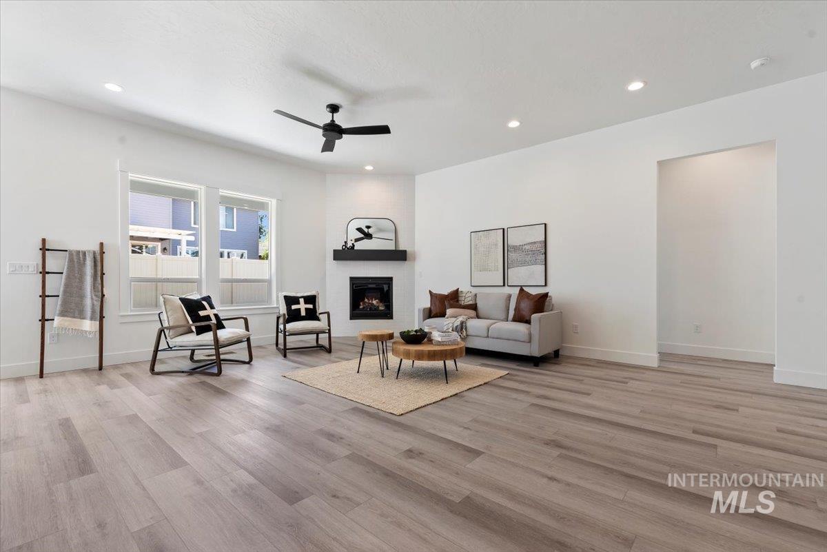 2391 E Snocreek Dr, Eagle, Idaho 83616, 3 Bedrooms, 2.5 Bathrooms, Residential For Sale, Price $799,900,MLS 98963423