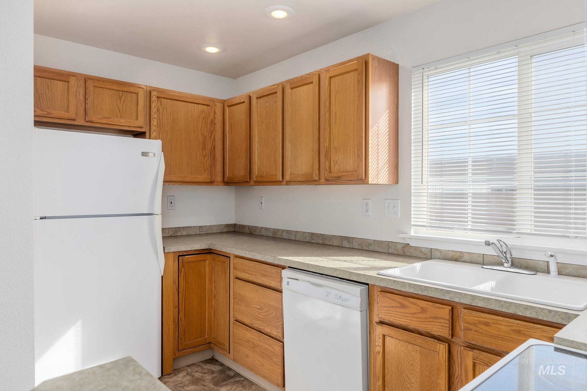 75 E King St., Meridian, Idaho 83642, 3 Bedrooms, 1.5 Bathrooms, Residential For Sale, Price $285,000,MLS 98963440