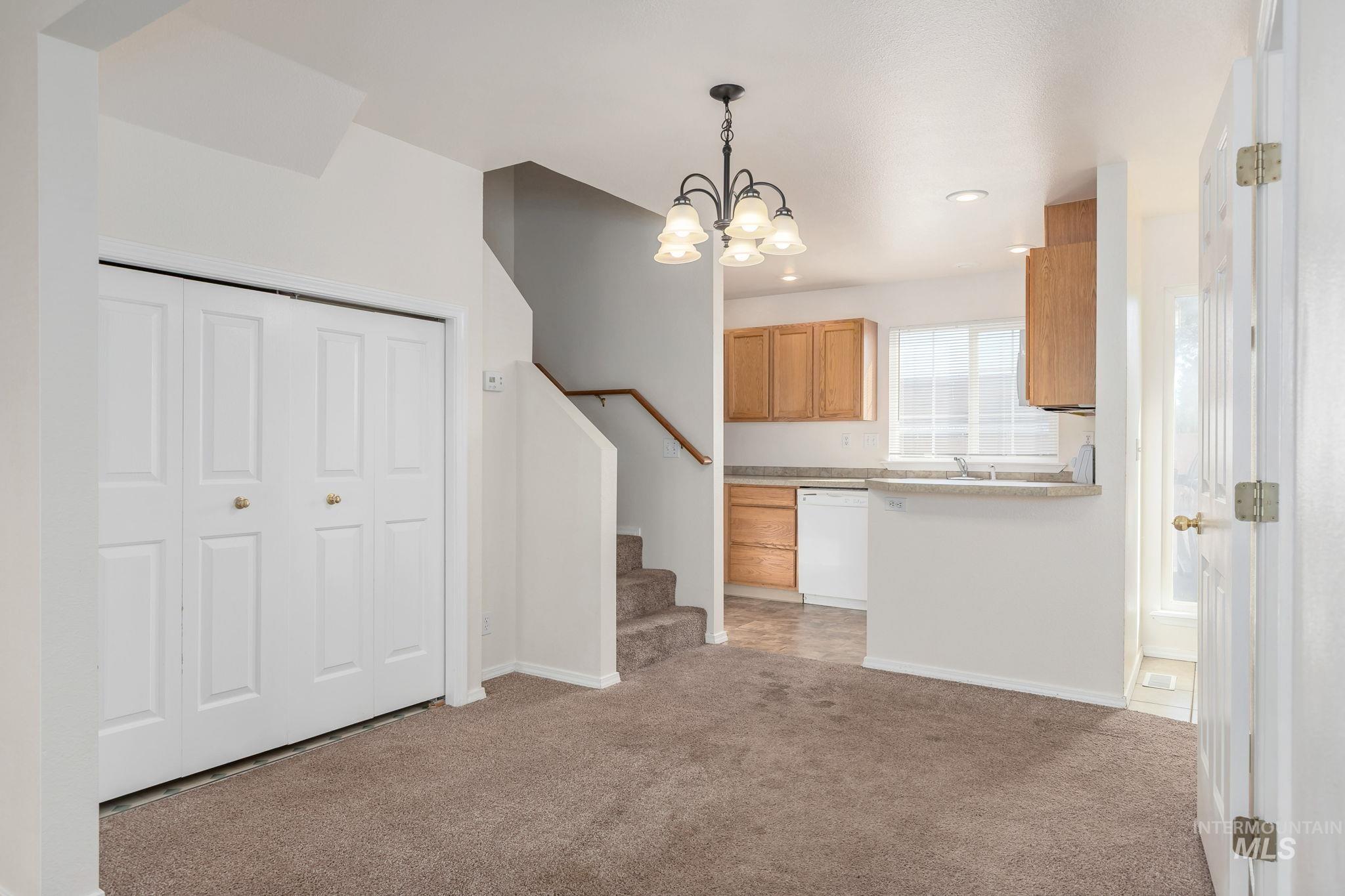 75 E King St., Meridian, Idaho 83642, 3 Bedrooms, 1.5 Bathrooms, Residential For Sale, Price $285,000,MLS 98963440