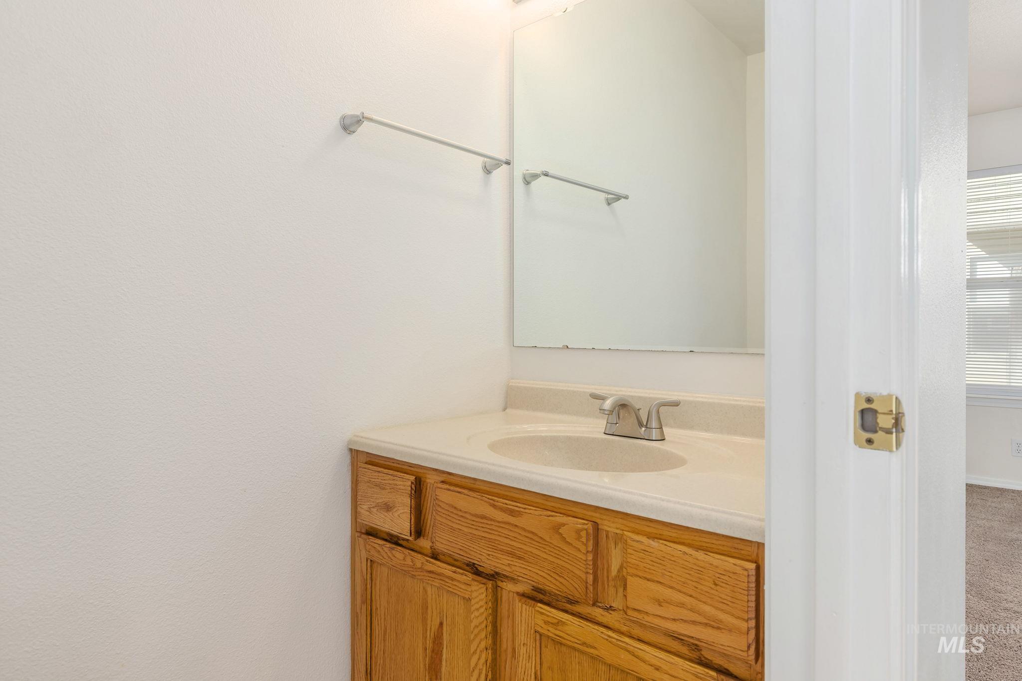 75 E King St., Meridian, Idaho 83642, 3 Bedrooms, 1.5 Bathrooms, Residential For Sale, Price $285,000,MLS 98963440