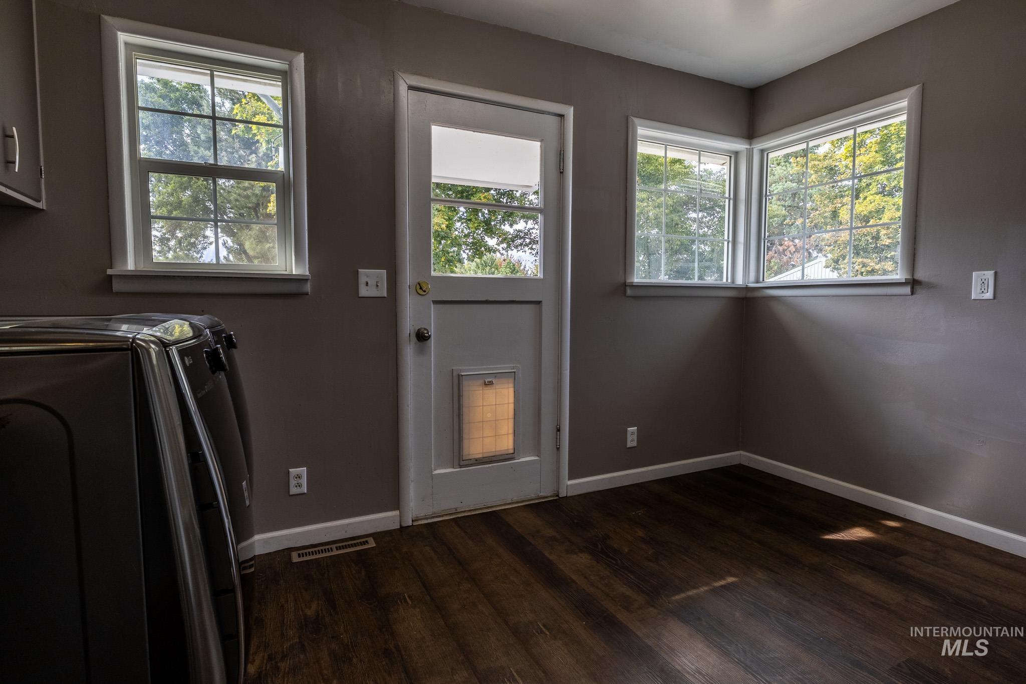 3228 5th Street, Lewiston, Idaho 83501, 3 Bedrooms, 1.5 Bathrooms, Residential For Sale, Price $330,000,MLS 98963442