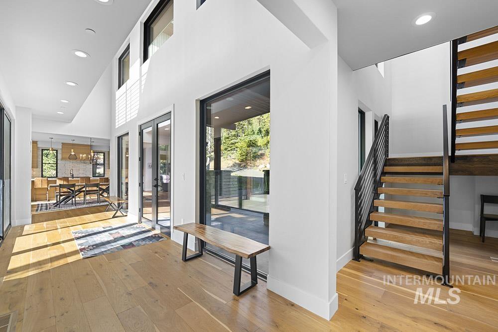 38 Bella View Drive, McCall, Idaho 83638, 5 Bedrooms, 5 Bathrooms, Residential For Sale, Price $2,098,000,MLS 98963450