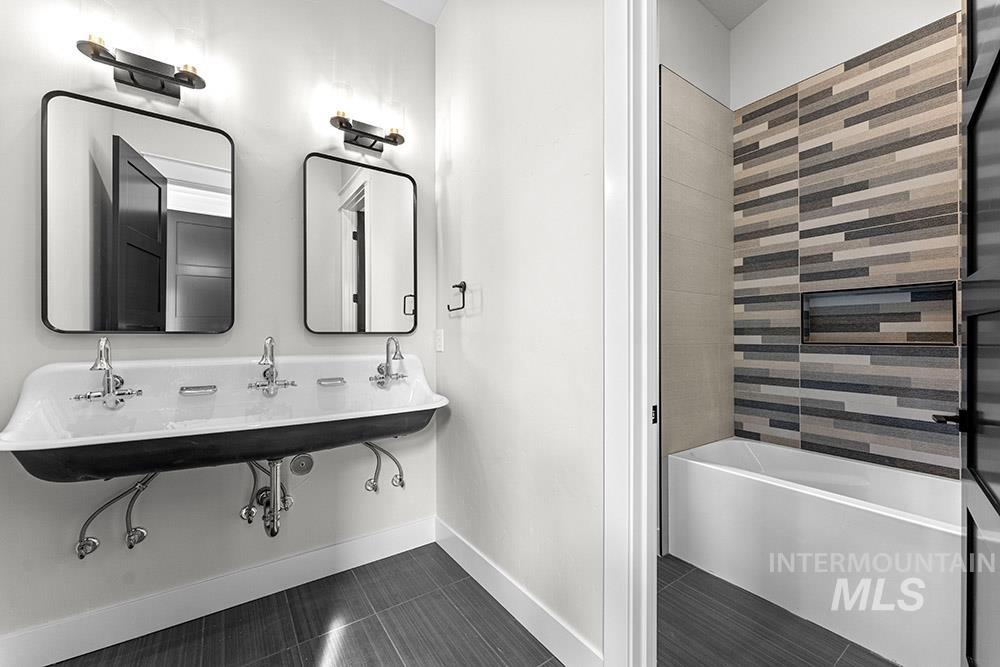 38 Bella View Drive, McCall, Idaho 83638, 5 Bedrooms, 5 Bathrooms, Residential For Sale, Price $2,098,000,MLS 98963450