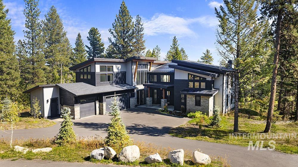 38 Bella View Drive, McCall, Idaho 83638, 5 Bedrooms, 5 Bathrooms, Residential For Sale, Price $2,098,000,MLS 98963450