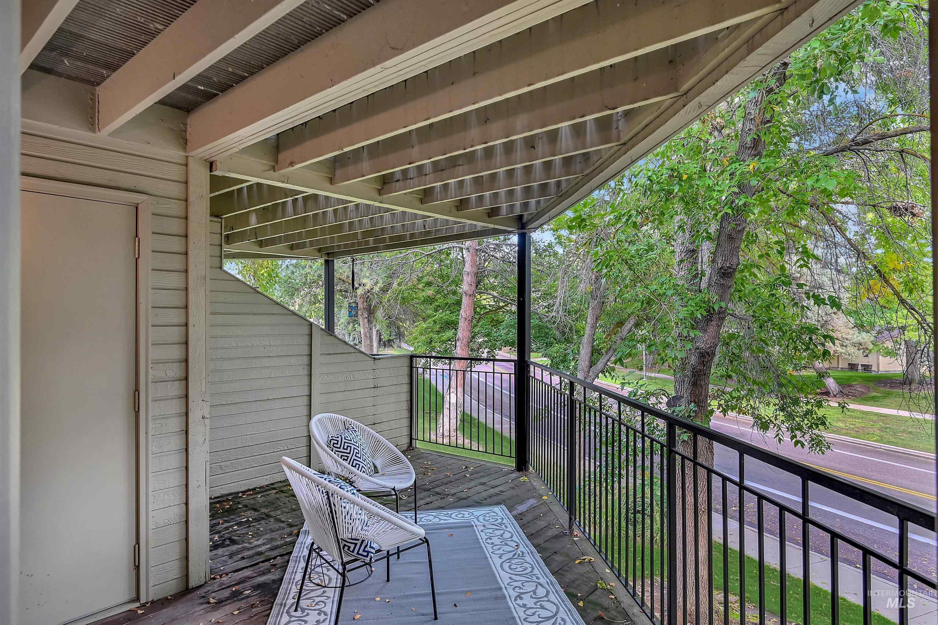 3695 S Gekeler Lane, Boise, Idaho 83706-6462, 2 Bedrooms, 2 Bathrooms, Residential For Sale, Price $315,000,MLS 98963454