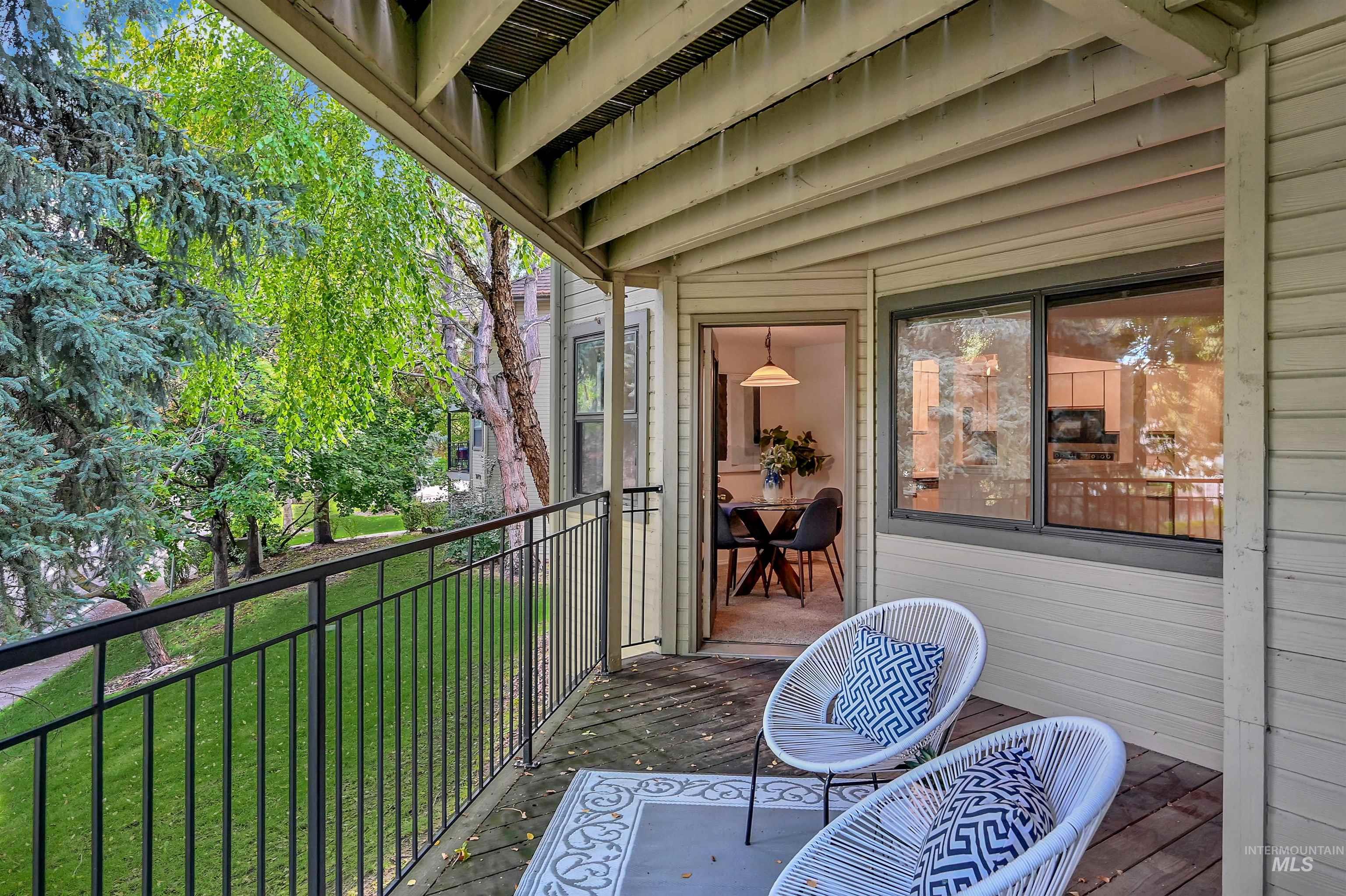 3695 S Gekeler Lane, Boise, Idaho 83706-6462, 2 Bedrooms, 2 Bathrooms, Residential For Sale, Price $315,000,MLS 98963454