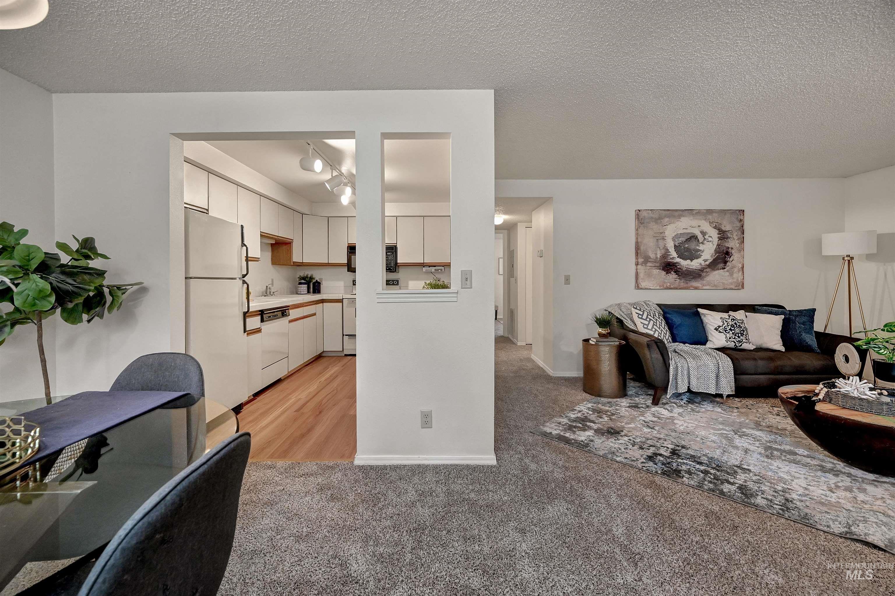 3695 S Gekeler Lane, Boise, Idaho 83706-6462, 2 Bedrooms, 2 Bathrooms, Residential For Sale, Price $315,000,MLS 98963454