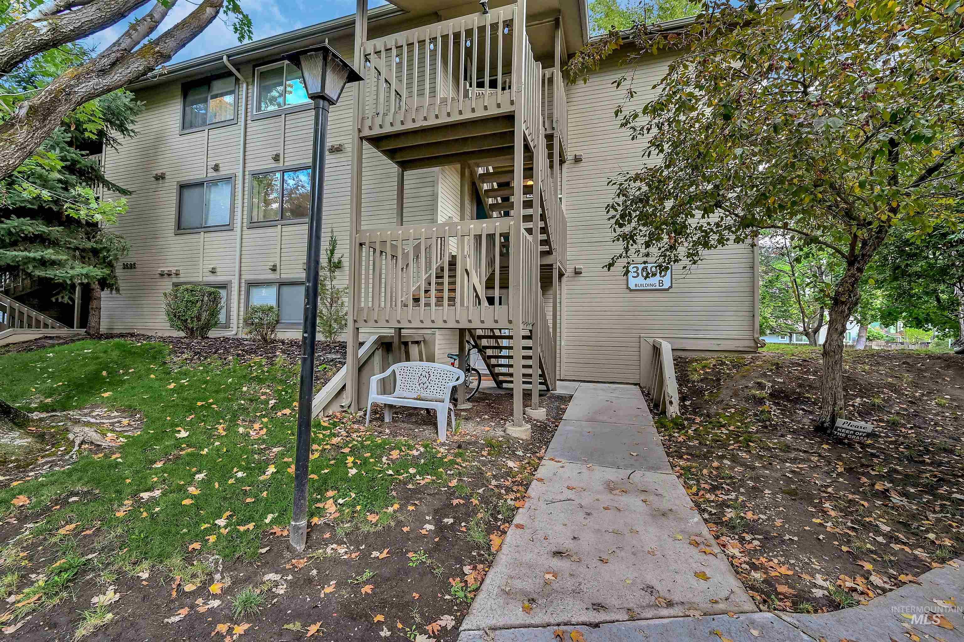 3695 S Gekeler Lane, Boise, Idaho 83706-6462, 2 Bedrooms, 2 Bathrooms, Residential For Sale, Price $315,000,MLS 98963454