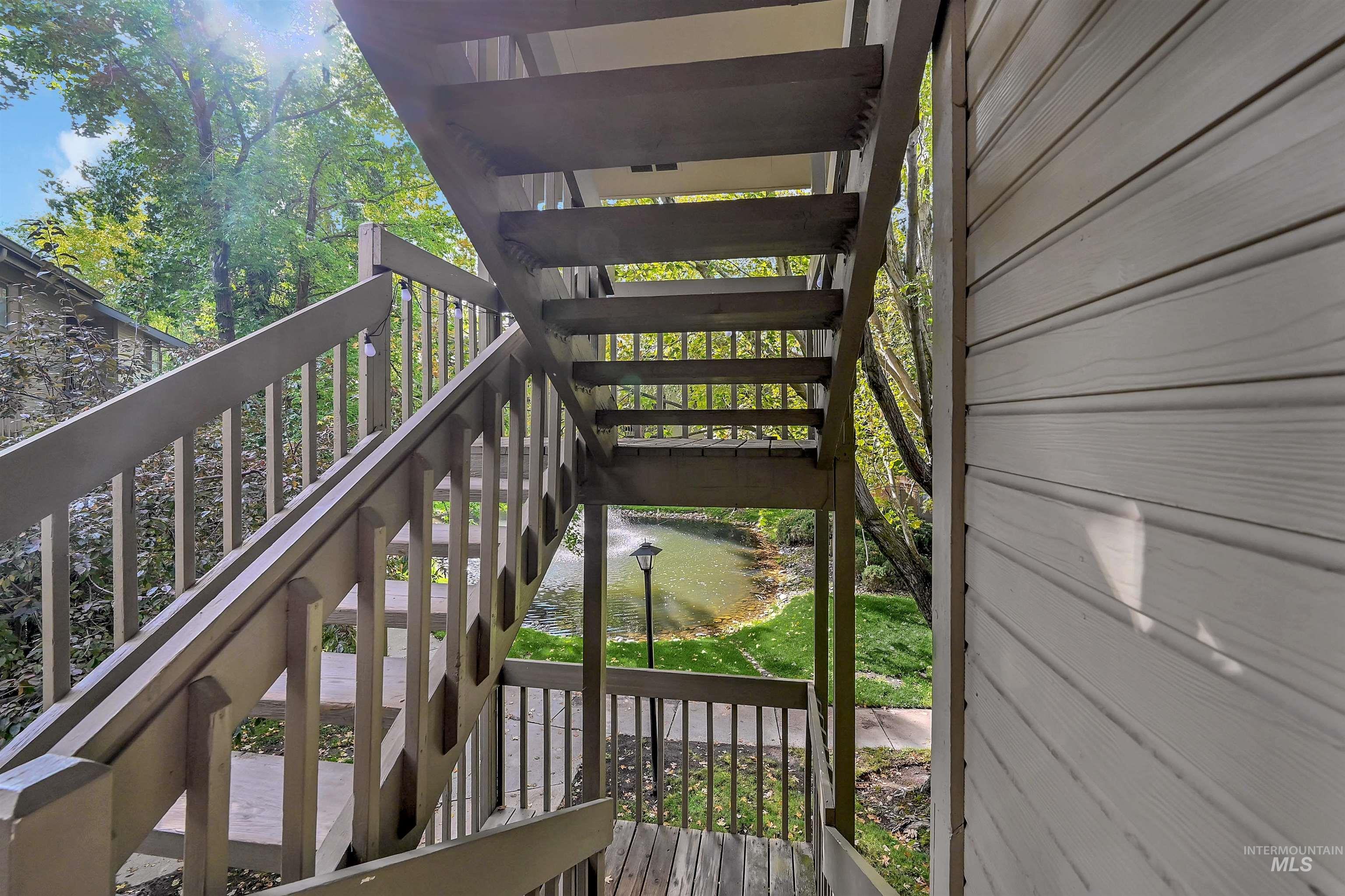 3695 S Gekeler Lane, Boise, Idaho 83706-6462, 2 Bedrooms, 2 Bathrooms, Residential For Sale, Price $315,000,MLS 98963454