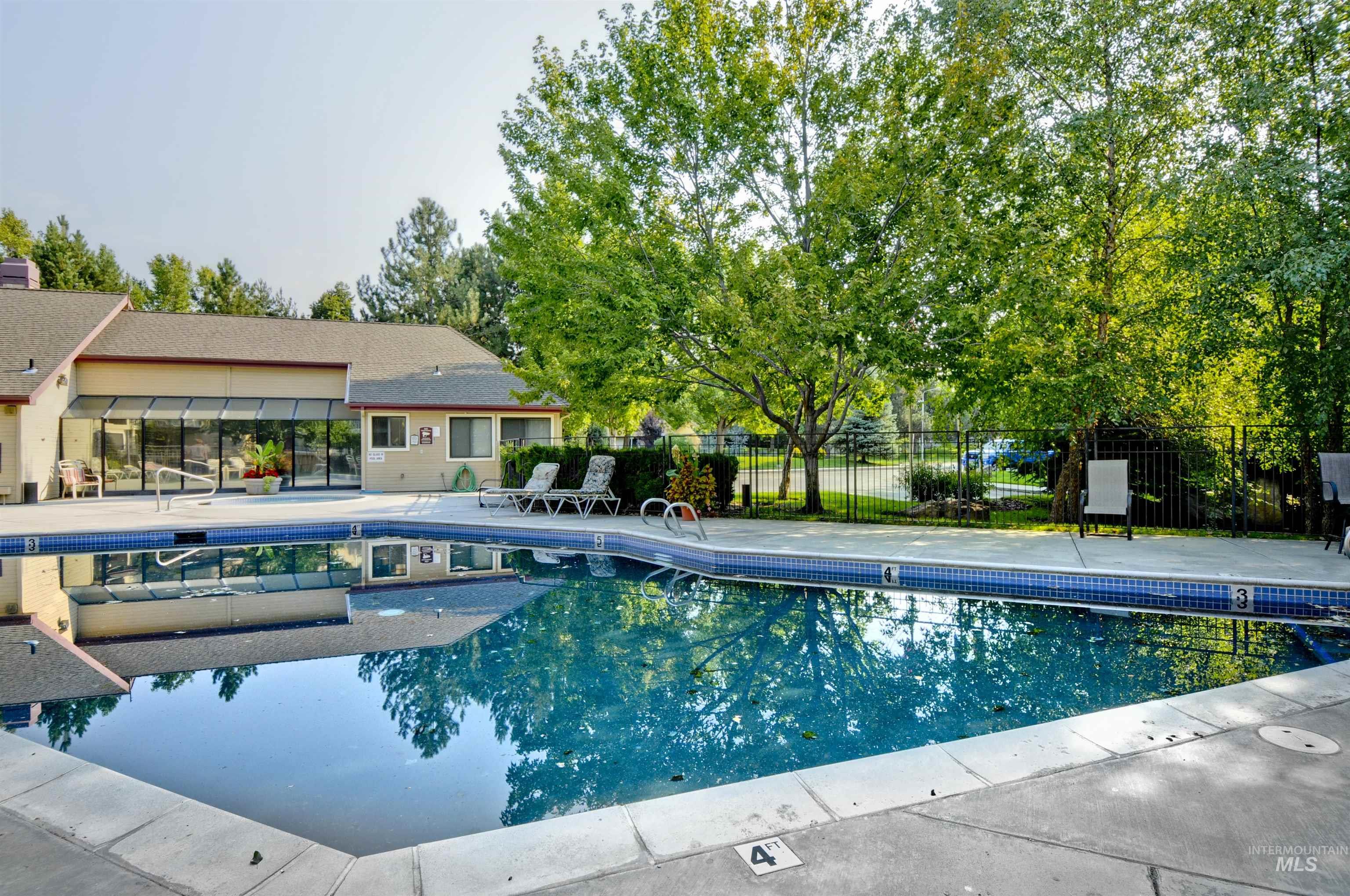 3695 S Gekeler Lane, Boise, Idaho 83706-6462, 2 Bedrooms, 2 Bathrooms, Residential For Sale, Price $315,000,MLS 98963454