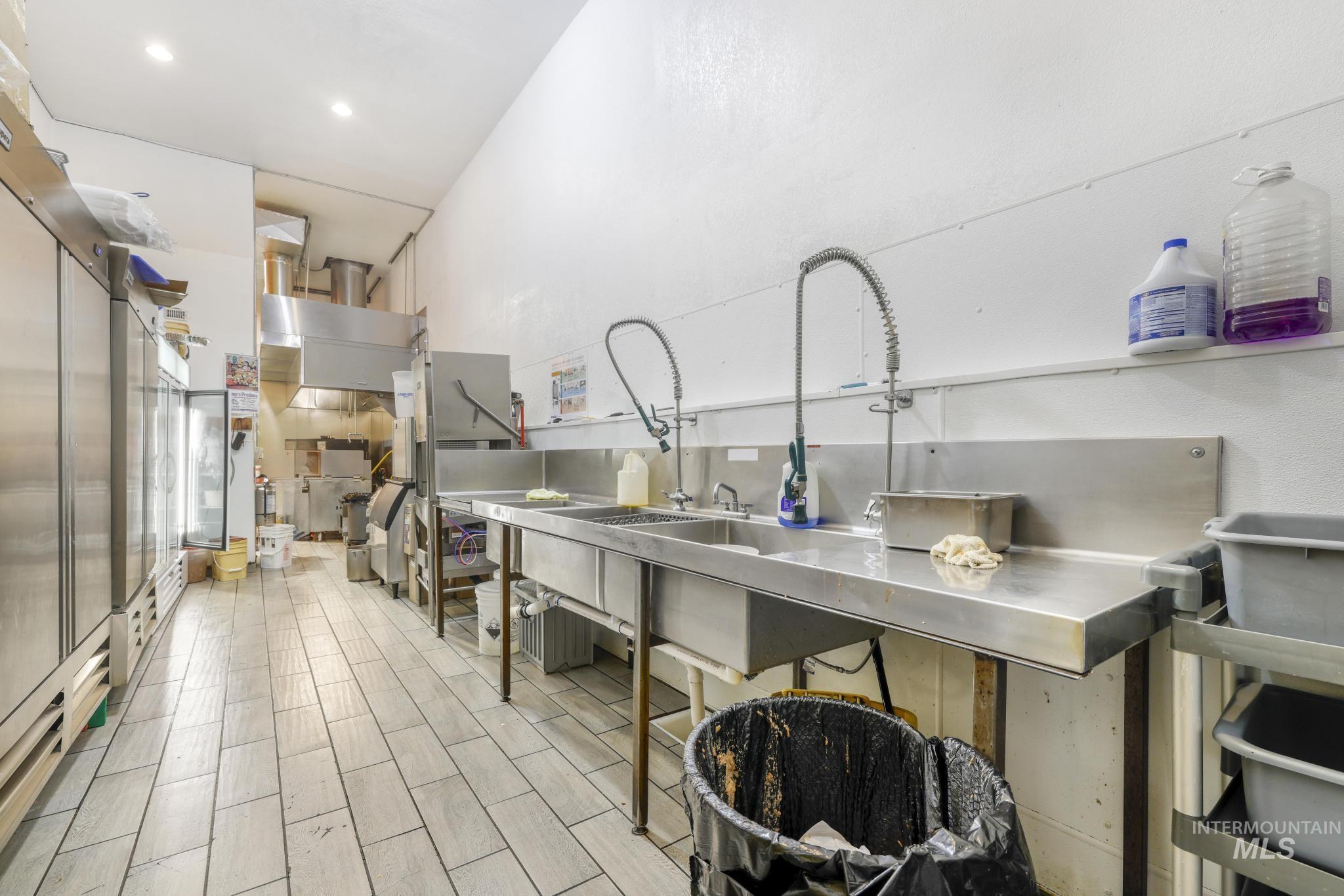 112 W Main St, Wendell, Idaho 83355, Business/Commercial For Sale, Price $1,200,000,MLS 98963459