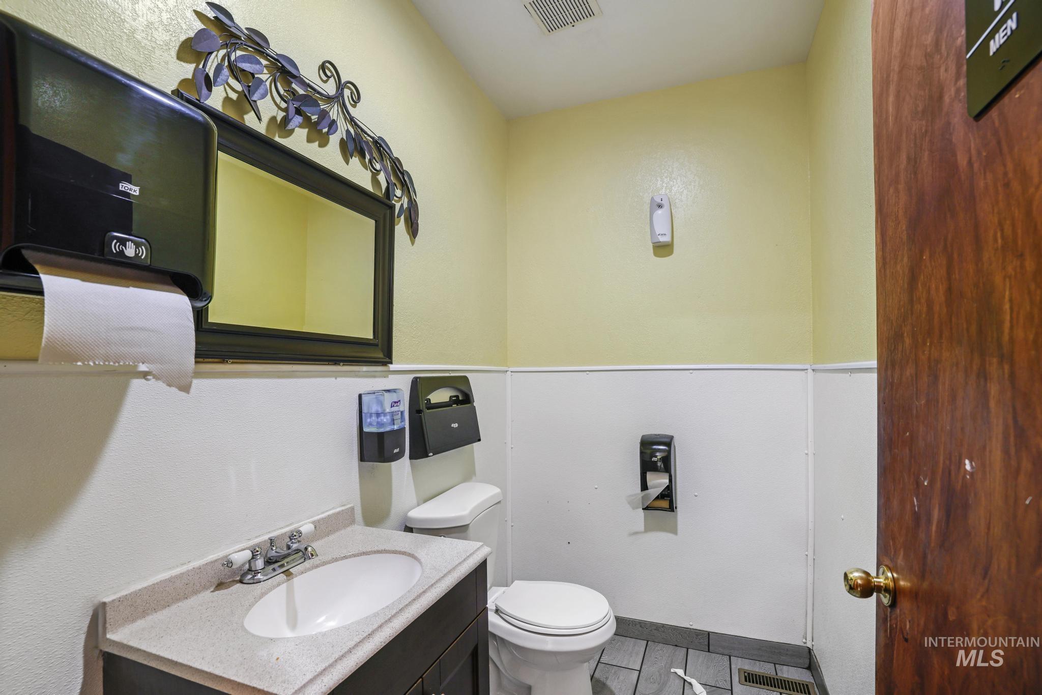 112 W Main St, Wendell, Idaho 83355, Business/Commercial For Sale, Price $1,200,000,MLS 98963459