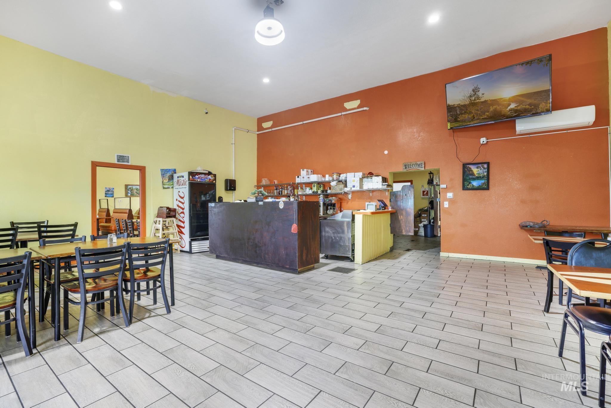 112 W Main St, Wendell, Idaho 83355, Business/Commercial For Sale, Price $1,000,000,MLS 98963459