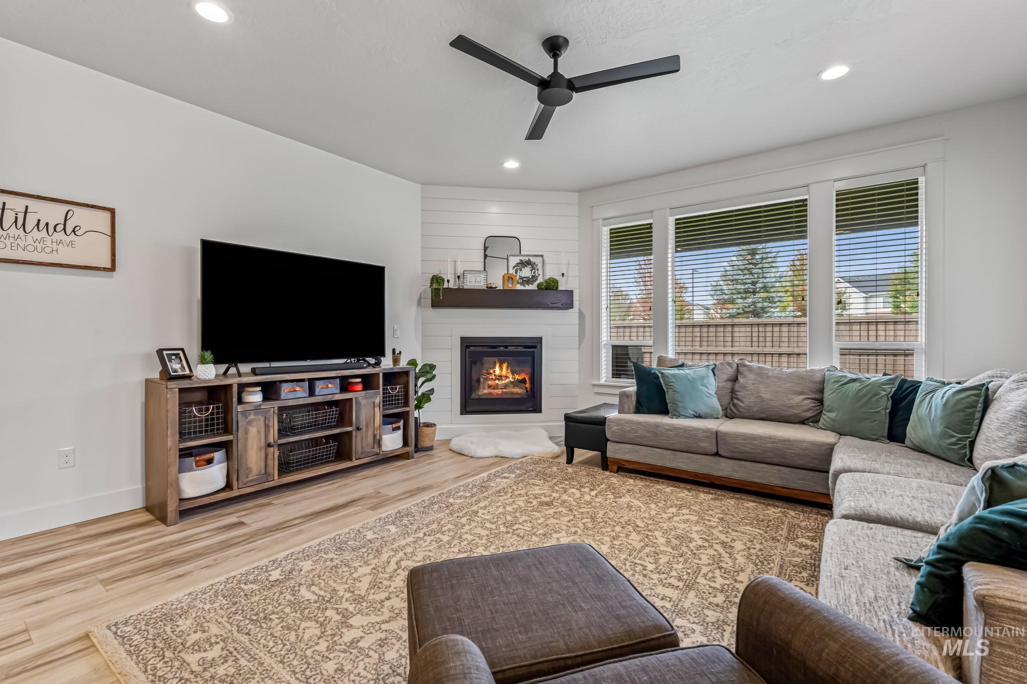 3498 W Wolf Rapids Dr, Meridian, Idaho 83646, 5 Bedrooms, 3 Bathrooms, Residential For Sale, Price $825,000,MLS 98963464