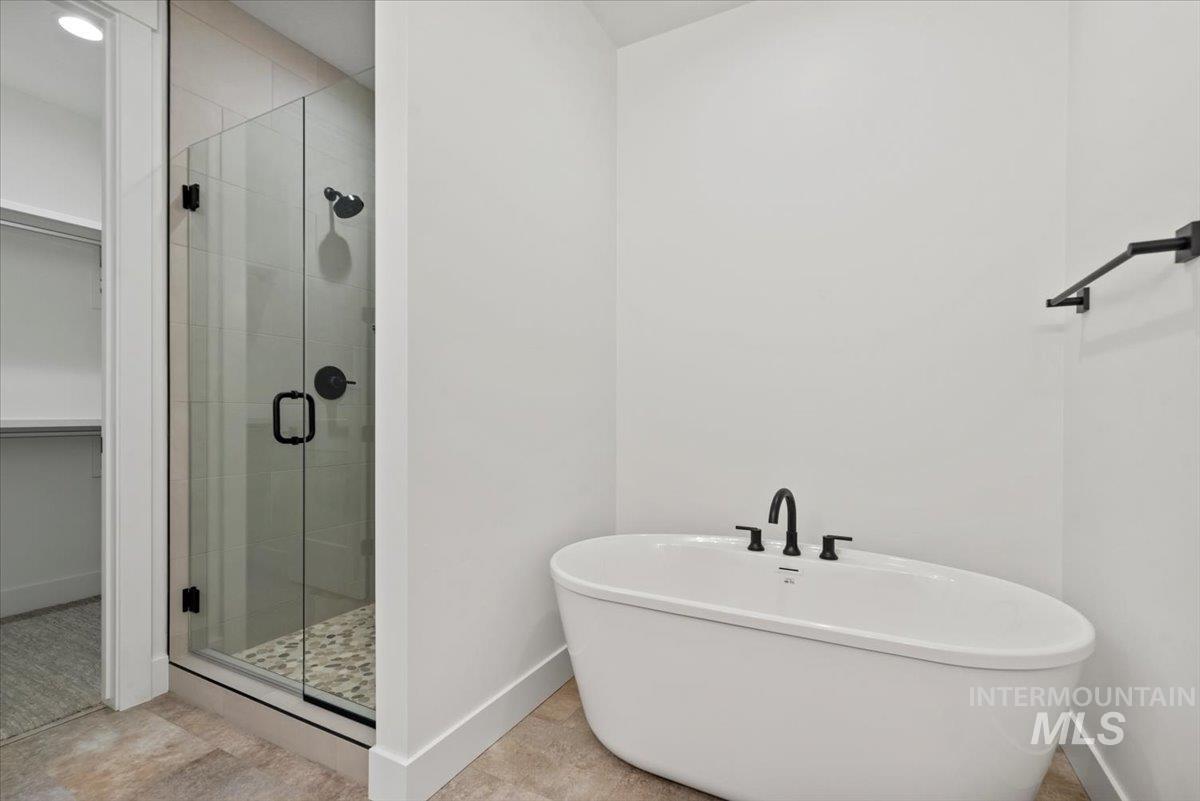 652 N Morning Glory Avenue, Eagle, Idaho 83616-0000, 4 Bedrooms, 3 Bathrooms, Residential For Sale, Price $799,900,MLS 98963465