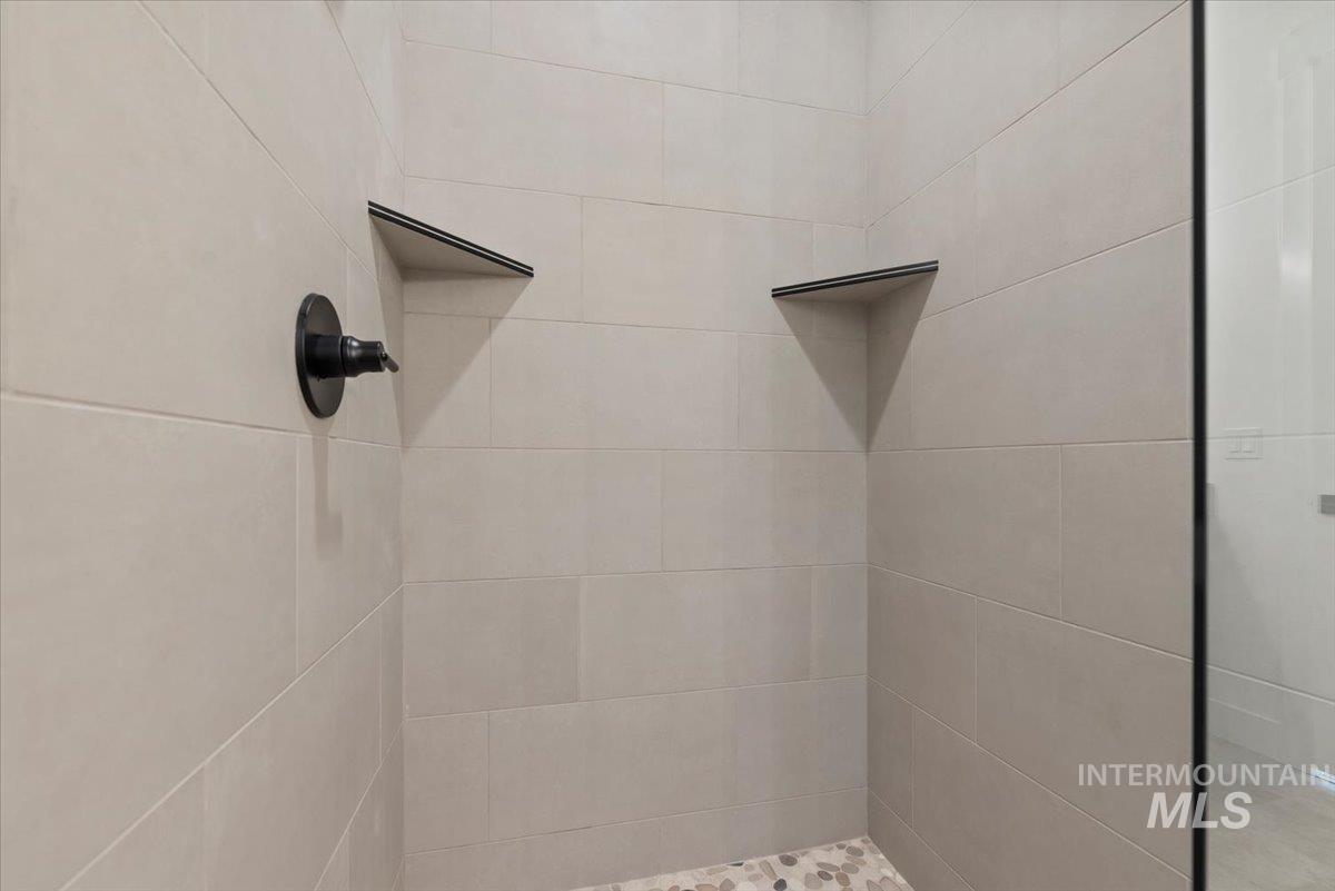 652 N Morning Glory Avenue, Eagle, Idaho 83616-0000, 4 Bedrooms, 3 Bathrooms, Residential For Sale, Price $799,900,MLS 98963465