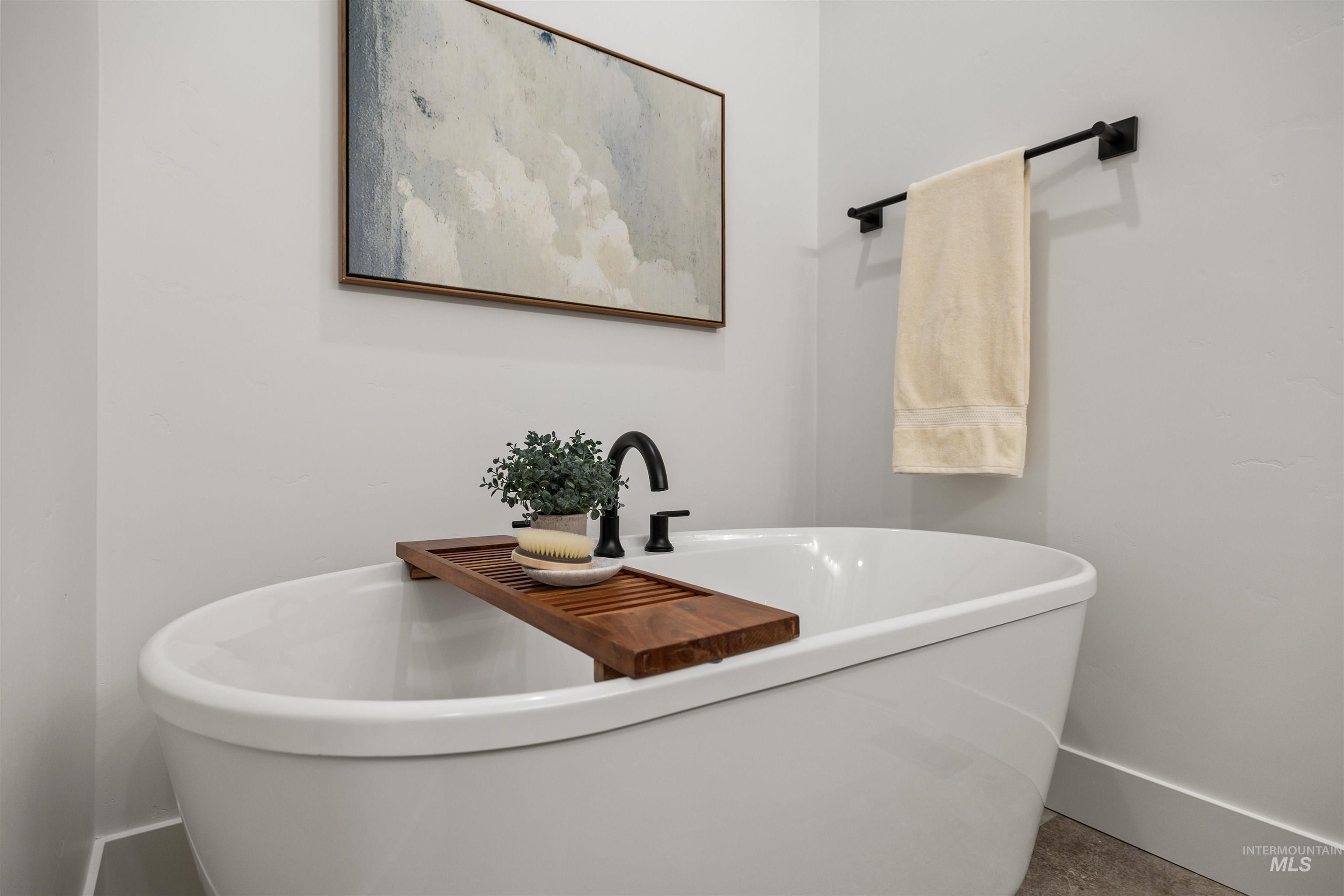 652 N Morning Glory Avenue, Eagle, Idaho 83616-0000, 4 Bedrooms, 3 Bathrooms, Residential For Sale, Price $799,900,MLS 98963465