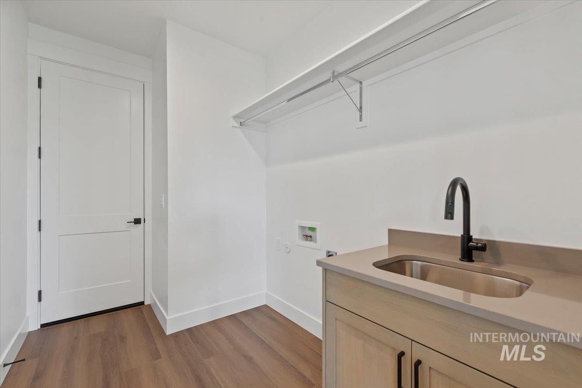 652 N Morning Glory Avenue, Eagle, Idaho 83616-0000, 4 Bedrooms, 3 Bathrooms, Residential For Sale, Price $799,900,MLS 98963465