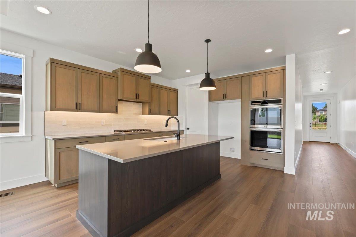 652 N Morning Glory Avenue, Eagle, Idaho 83616-0000, 4 Bedrooms, 3 Bathrooms, Residential For Sale, Price $799,900,MLS 98963465