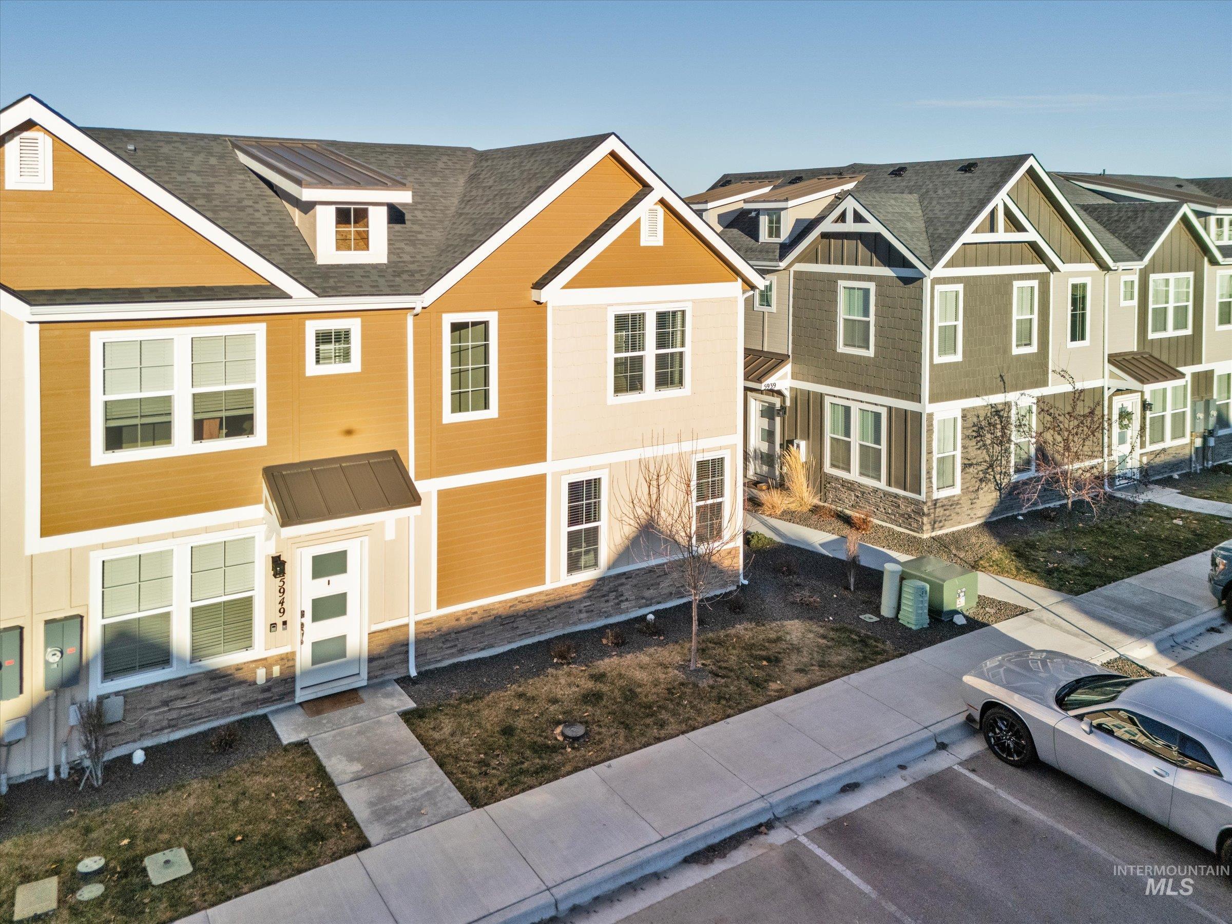 5945 S Boddington Ln, Boise, Idaho 83709, 3 Bedrooms, 2.5 Bathrooms, Residential For Sale, Price $347,500,MLS 98963486