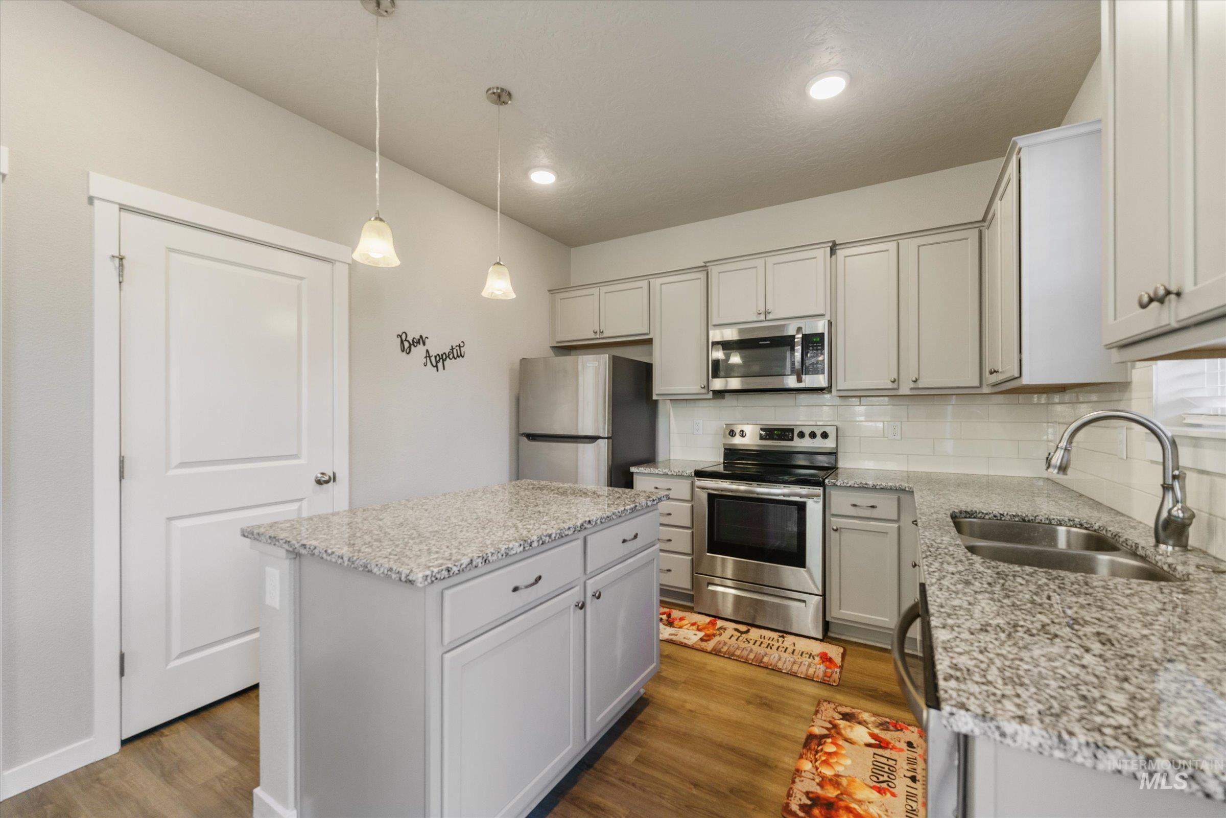 5945 S Boddington Ln, Boise, Idaho 83709, 3 Bedrooms, 2.5 Bathrooms, Residential For Sale, Price $347,500,MLS 98963486