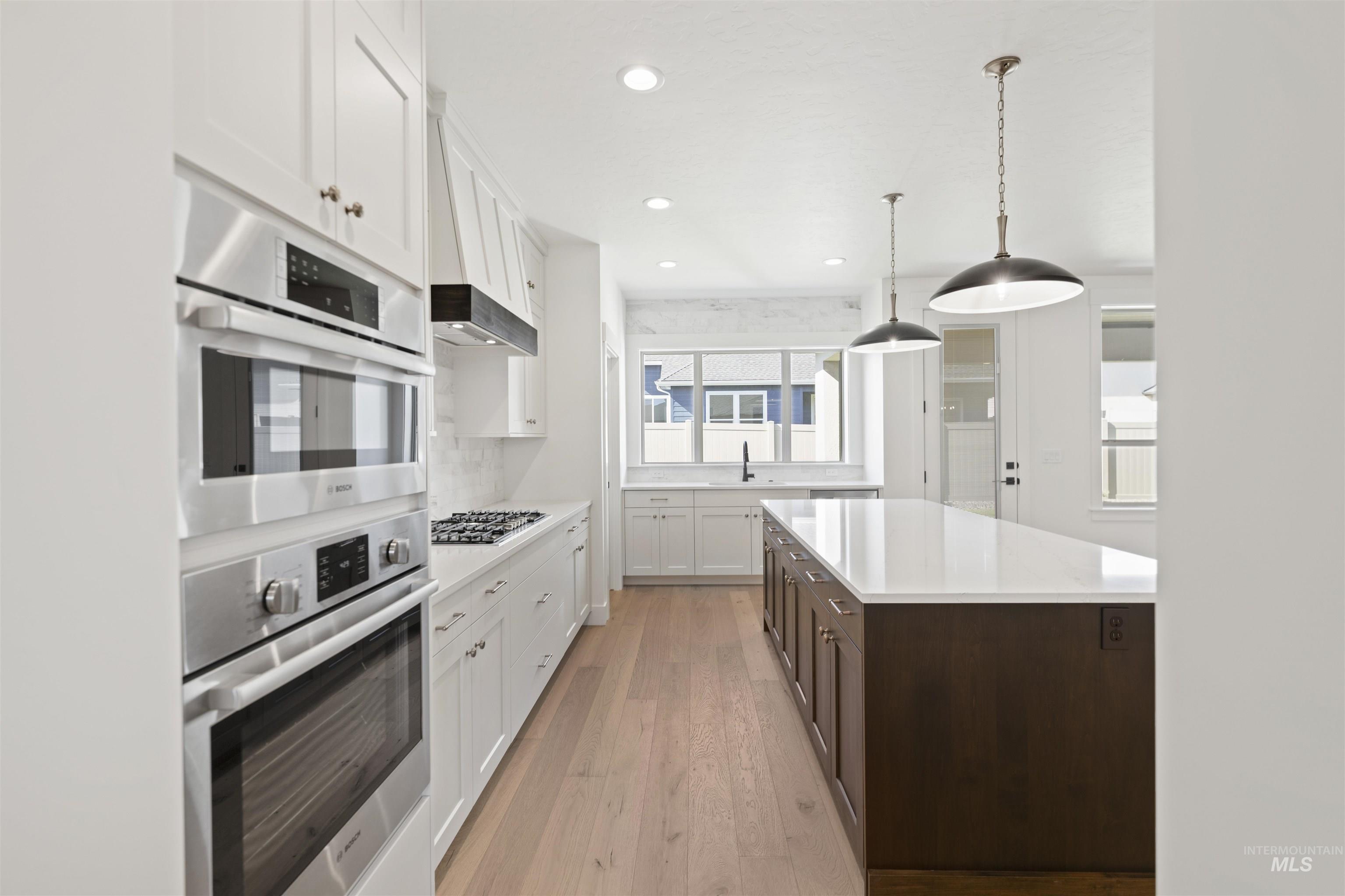 2061 N Peakhurt Ave, Kuna, Idaho 83634, 4 Bedrooms, 3 Bathrooms, Residential For Sale, Price $759,880,MLS 98963490