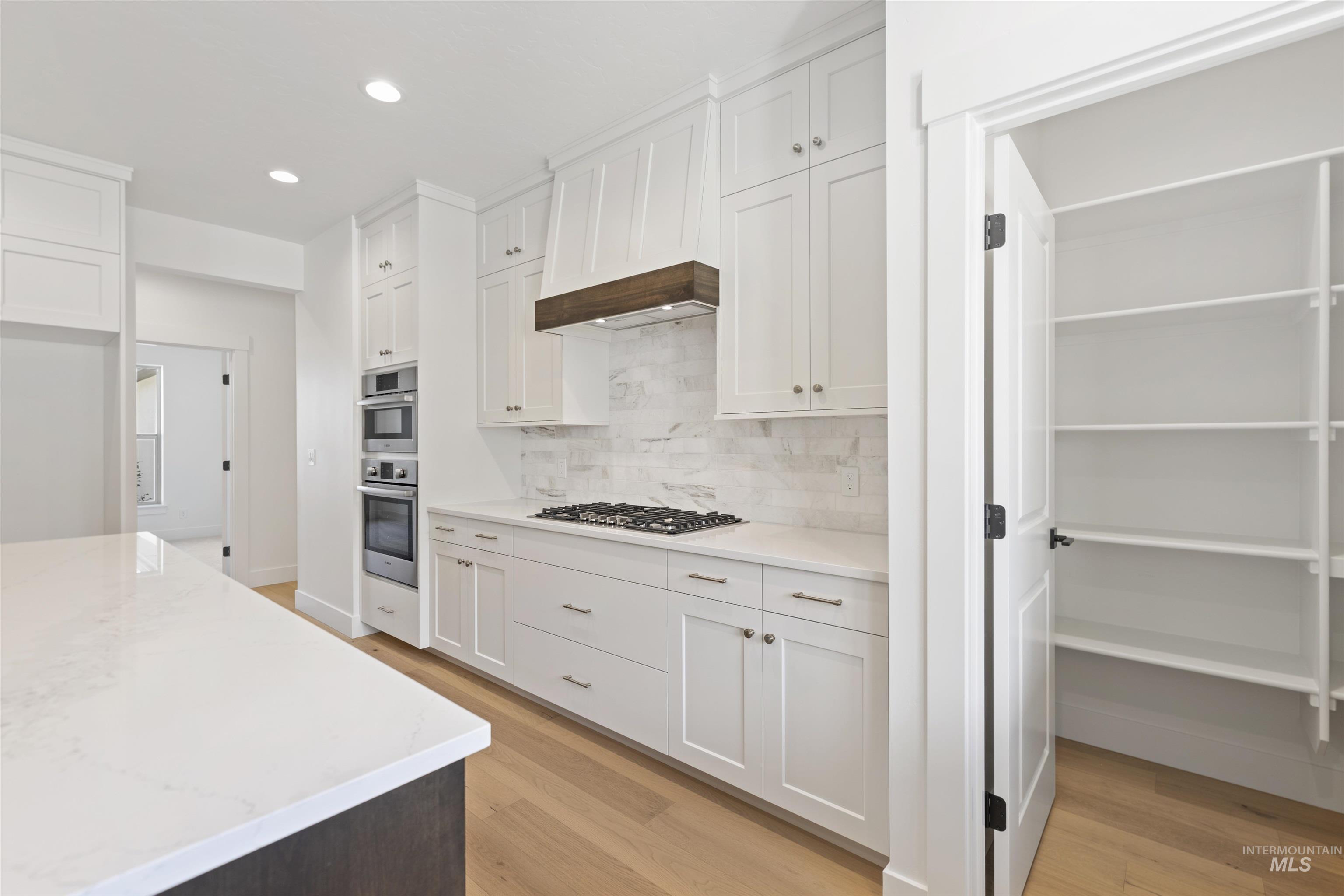 2061 N Peakhurt Ave, Kuna, Idaho 83634, 4 Bedrooms, 3 Bathrooms, Residential For Sale, Price $759,880,MLS 98963490