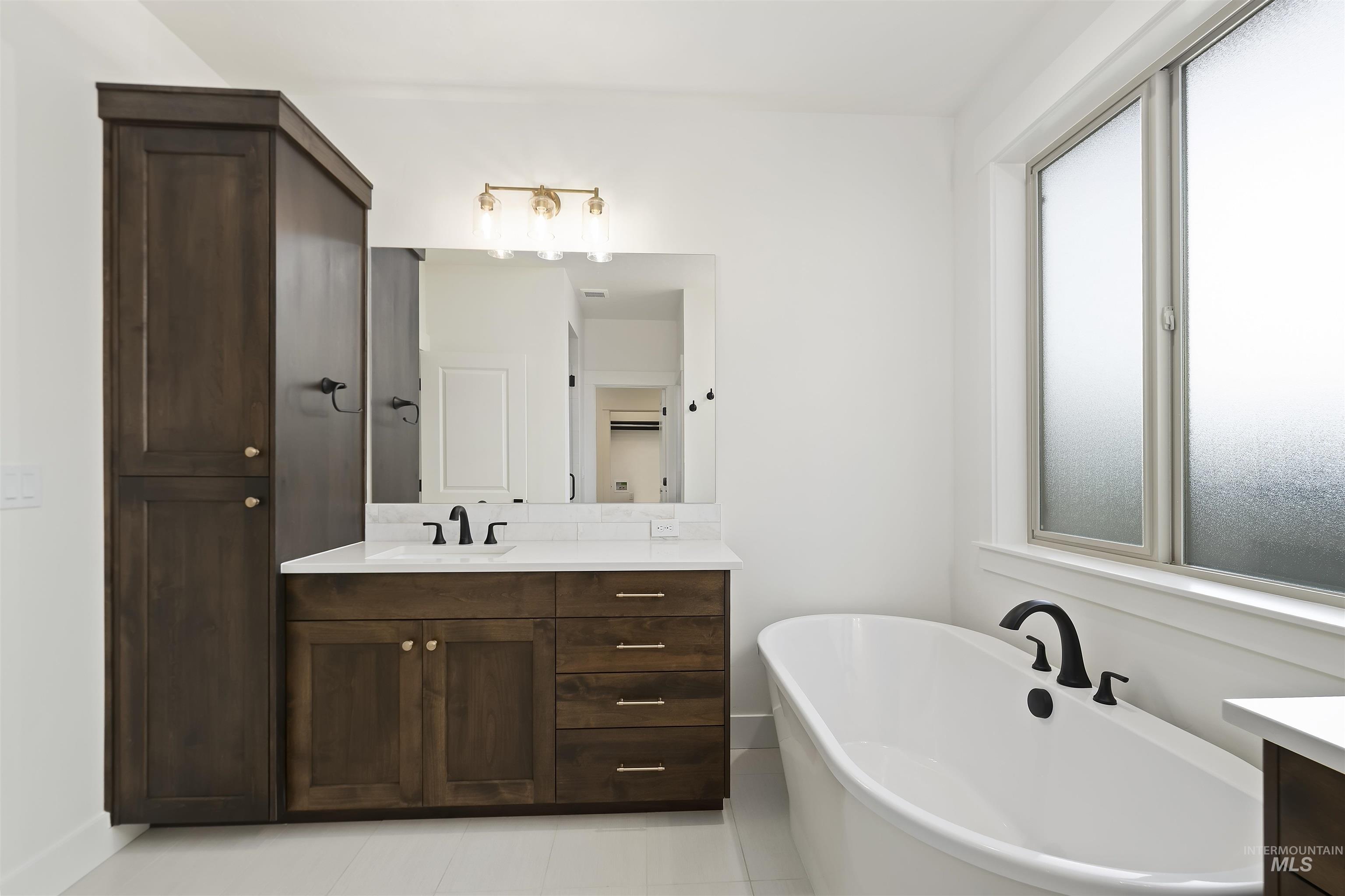 2061 N Peakhurt Ave, Kuna, Idaho 83634, 4 Bedrooms, 3 Bathrooms, Residential For Sale, Price $759,880,MLS 98963490