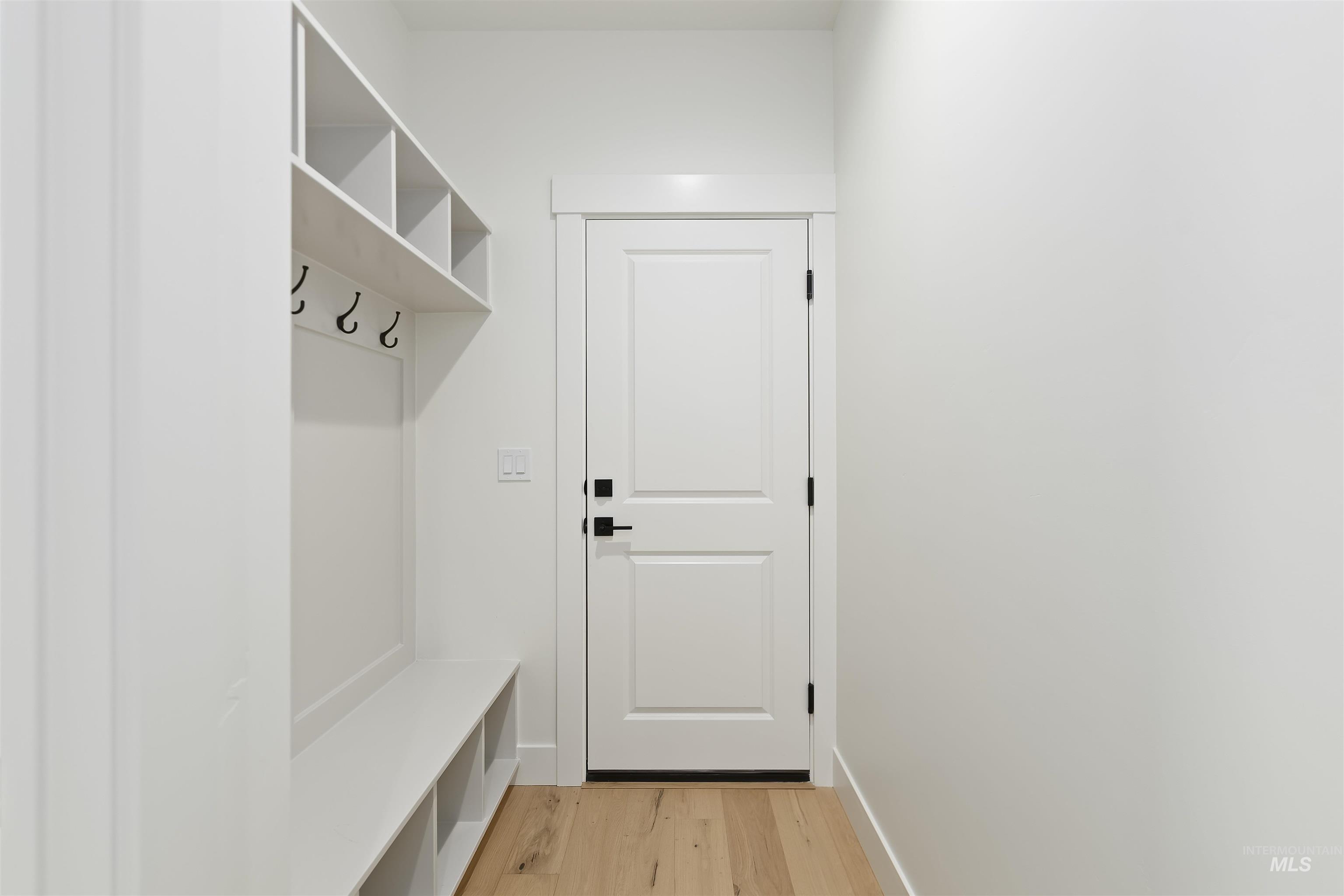 2061 N Peakhurt Ave, Kuna, Idaho 83634, 4 Bedrooms, 3 Bathrooms, Residential For Sale, Price $759,880,MLS 98963490