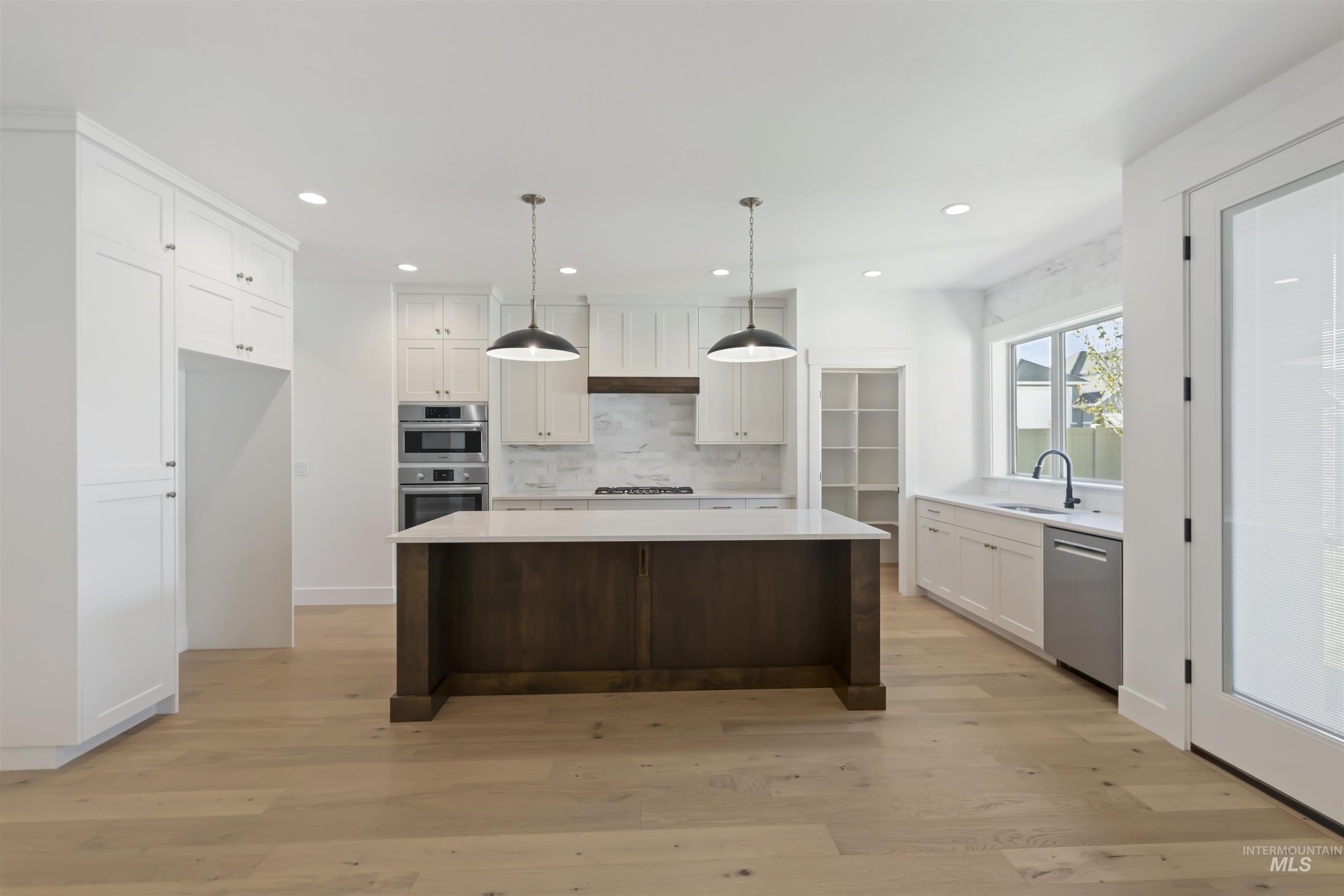 2061 N Peakhurt Ave, Kuna, Idaho 83634, 4 Bedrooms, 3 Bathrooms, Residential For Sale, Price $759,880,MLS 98963490