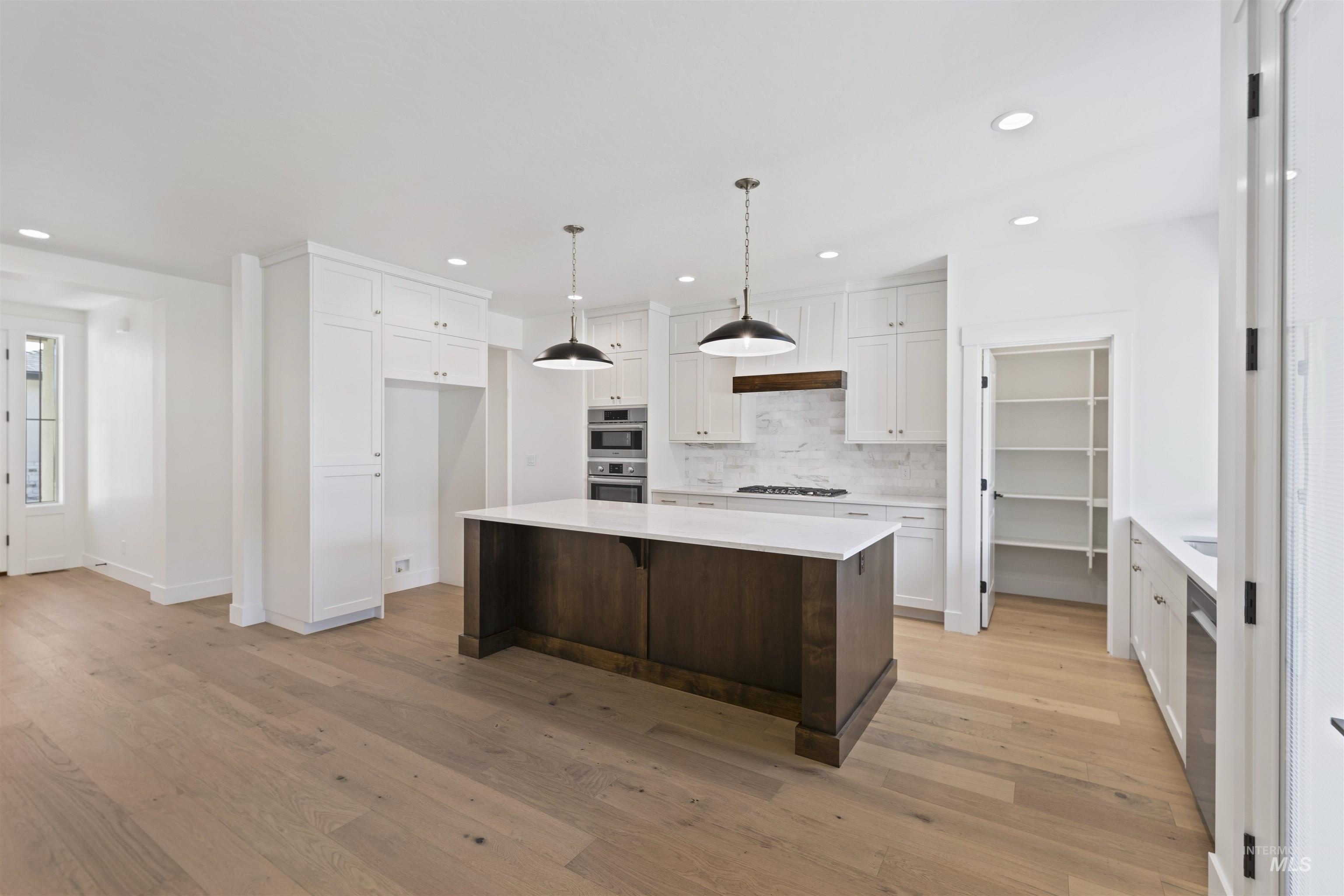 2061 N Peakhurt Ave, Kuna, Idaho 83634, 4 Bedrooms, 3 Bathrooms, Residential For Sale, Price $759,880,MLS 98963490