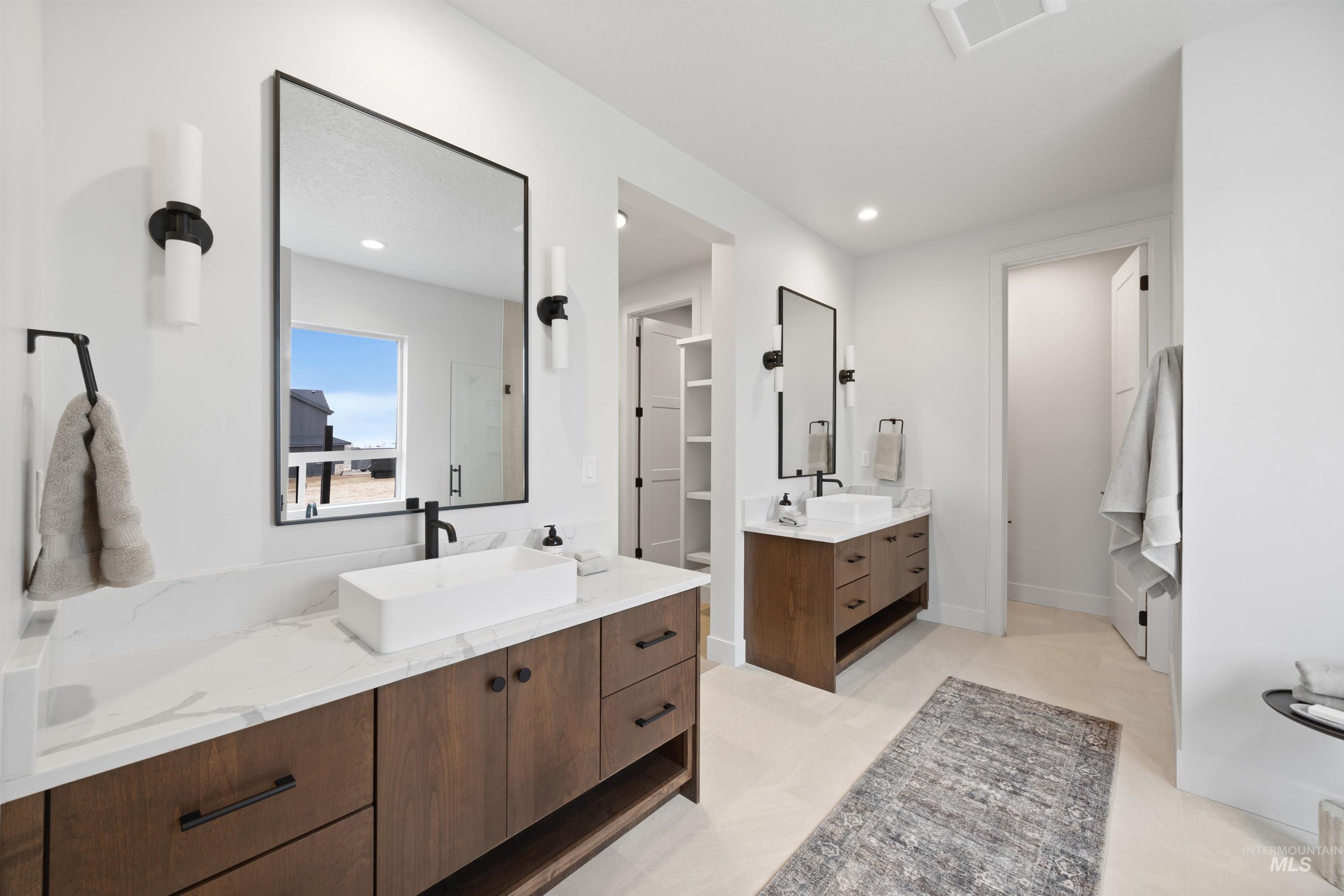 252 N Hunter Creek Ave, Eagle, Idaho 83616, 4 Bedrooms, 2.5 Bathrooms, Residential For Sale, Price $1,110,000,MLS 98963502