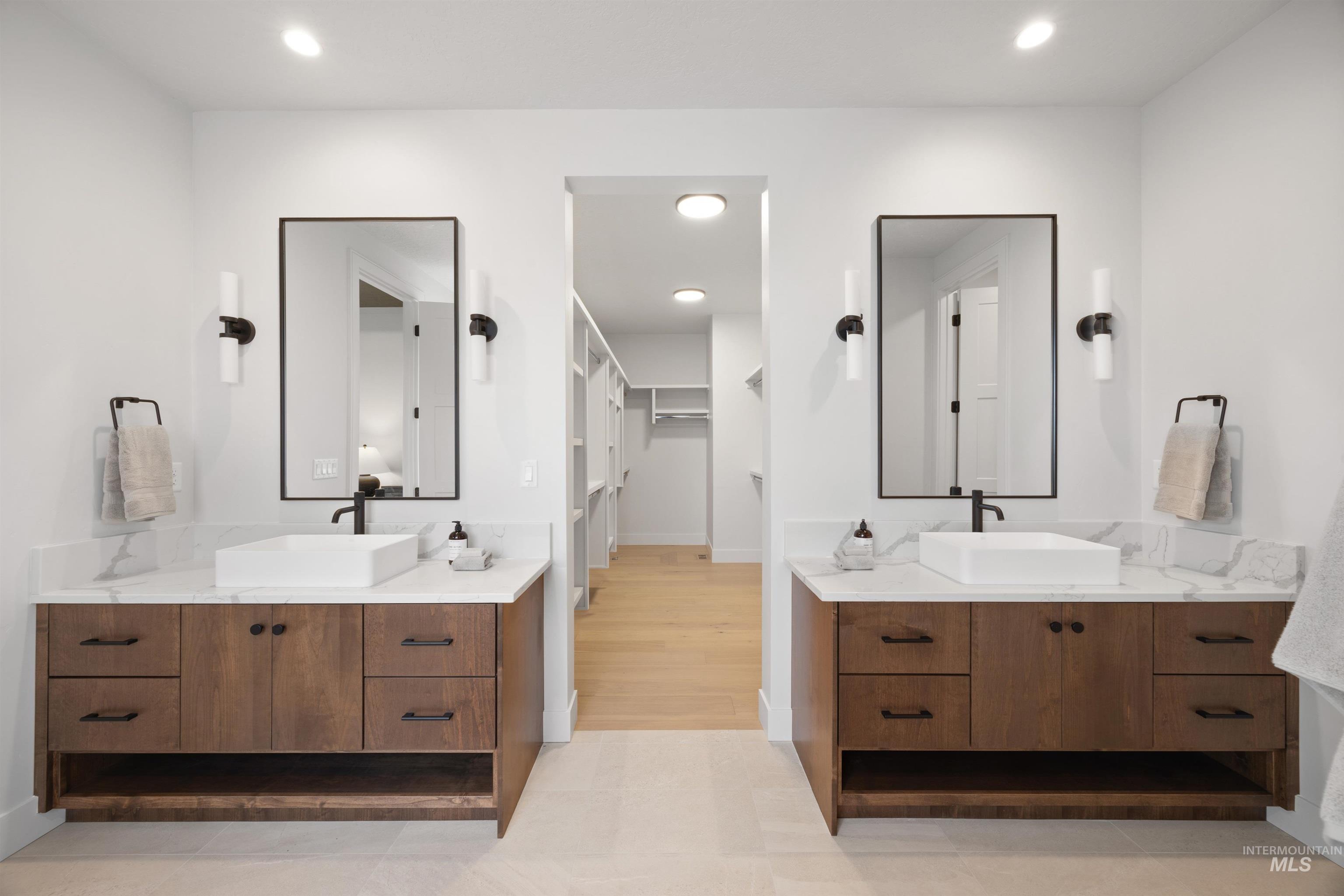 252 N Hunter Creek Ave, Eagle, Idaho 83616, 4 Bedrooms, 2.5 Bathrooms, Residential For Sale, Price $1,110,000,MLS 98963502