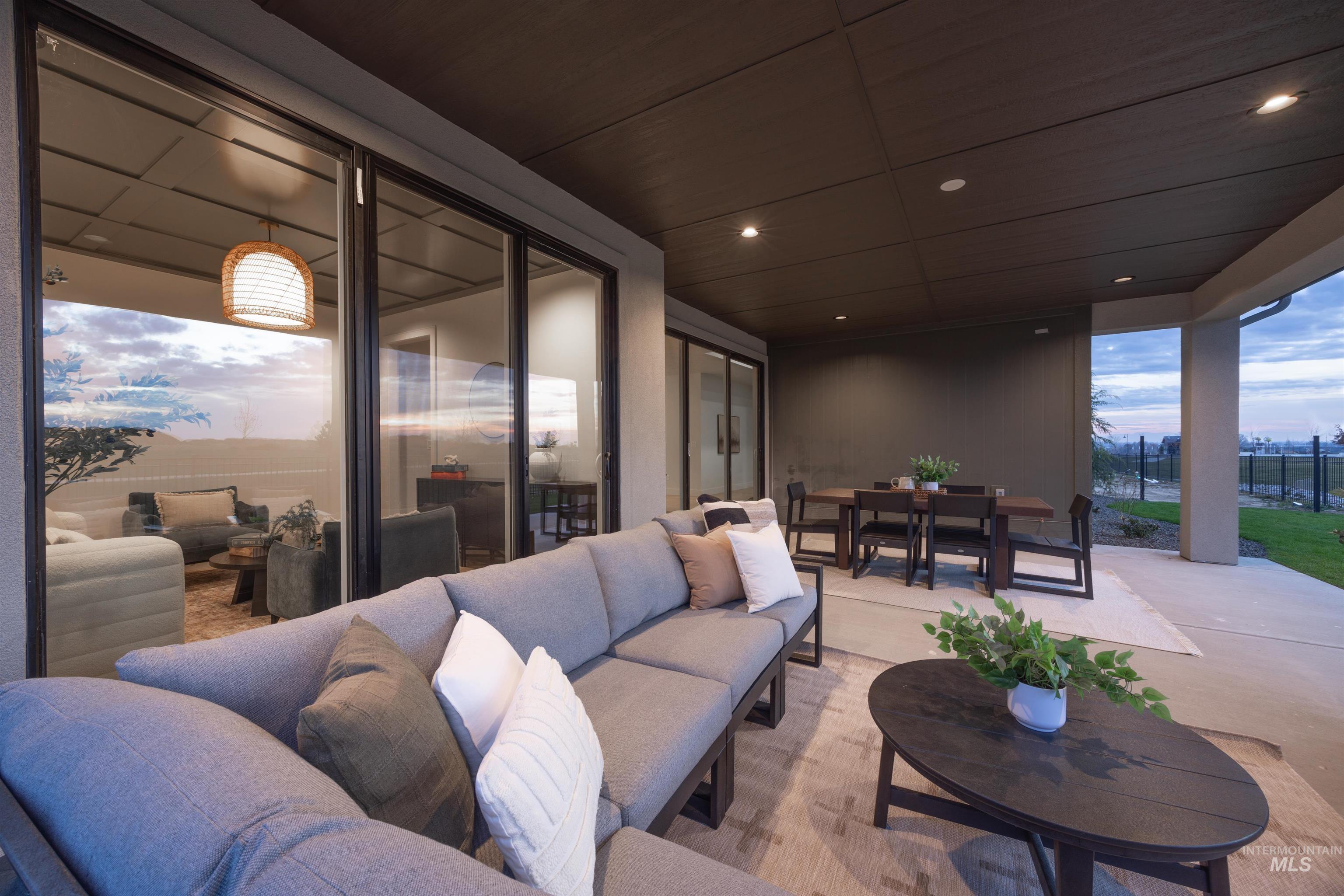 252 N Hunter Creek Ave, Eagle, Idaho 83616, 4 Bedrooms, 2.5 Bathrooms, Residential For Sale, Price $1,110,000,MLS 98963502