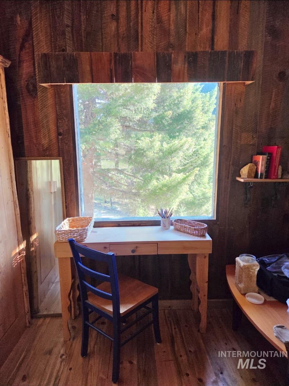 27 Grizzly Bear Rd, Shoup, Idaho 83469, 3 Bedrooms, 2 Bathrooms, Residential For Sale, Price $200,000,MLS 98963527