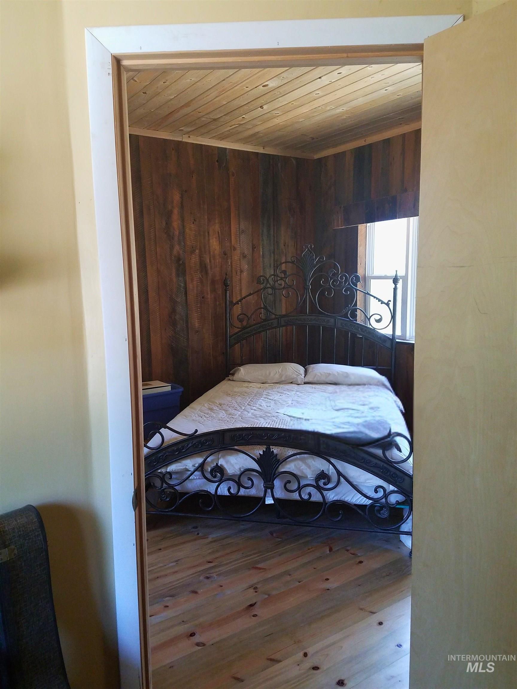 27 Grizzly Bear Rd, Shoup, Idaho 83469, 3 Bedrooms, 2 Bathrooms, Residential For Sale, Price $200,000,MLS 98963527