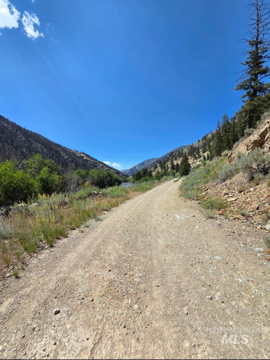 27 Grizzly Bear Rd, Shoup, Idaho 83469, 3 Bedrooms, 2 Bathrooms, Residential For Sale, Price $200,000,MLS 98963527