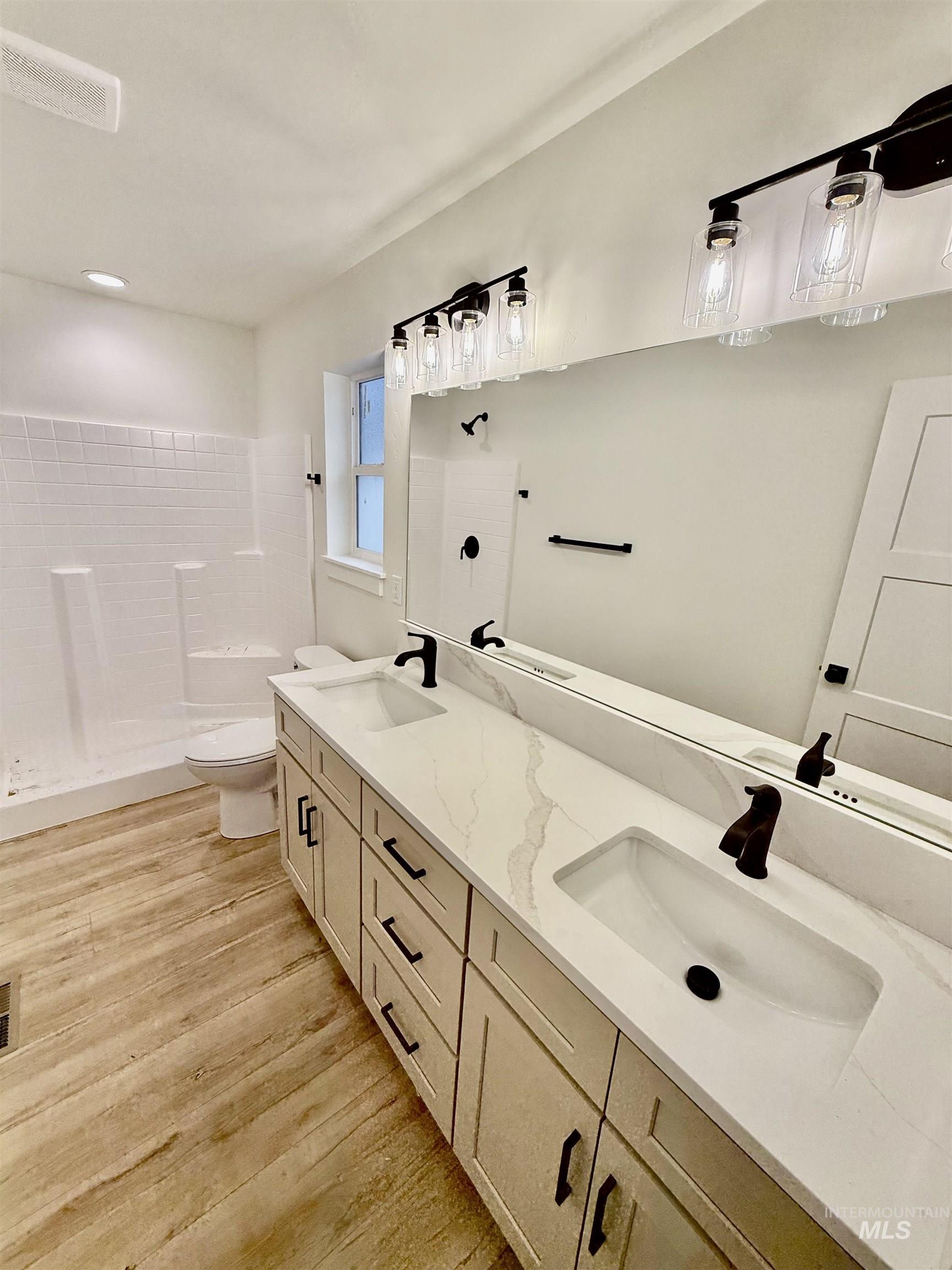 938 Gregory Way, Twin Falls, Idaho 83301, 4 Bedrooms, 2 Bathrooms, Residential For Sale, Price $394,000,MLS 98963544