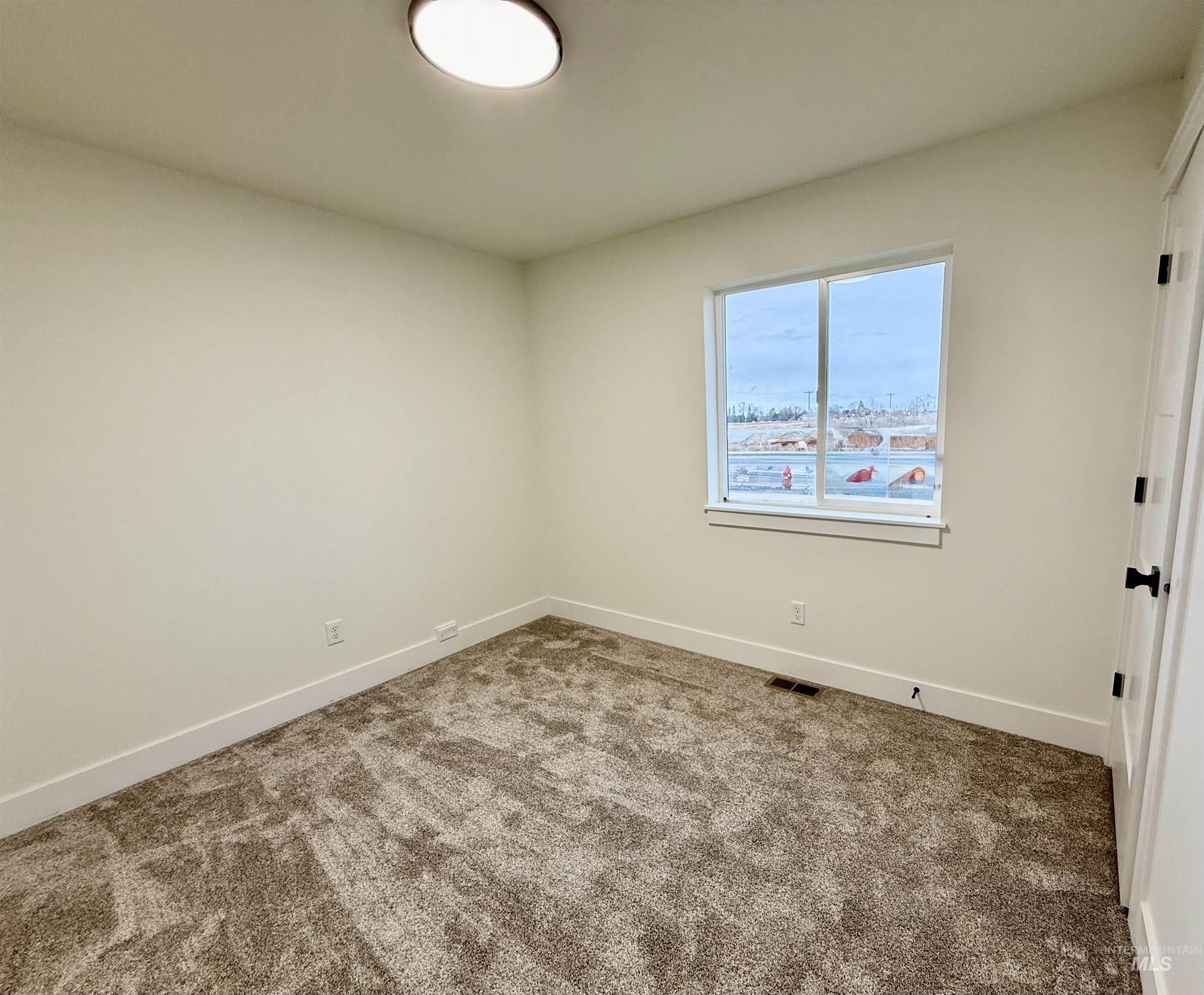 938 Gregory Way, Twin Falls, Idaho 83301, 4 Bedrooms, 2 Bathrooms, Residential For Sale, Price $394,000,MLS 98963544