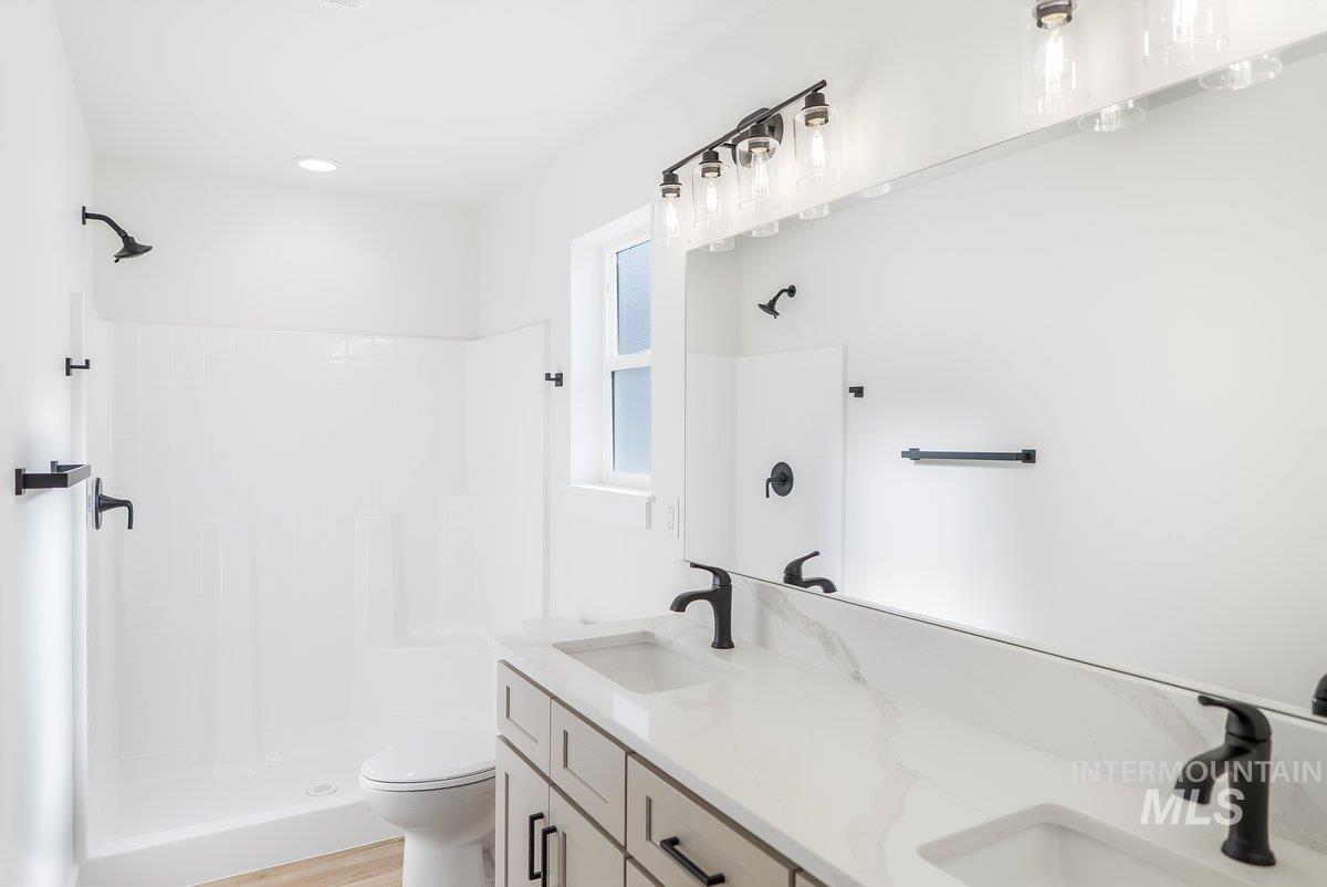 938 Gregory Way, Twin Falls, Idaho 83301, 4 Bedrooms, 2 Bathrooms, Residential For Sale, Price $389,900,MLS 98963544