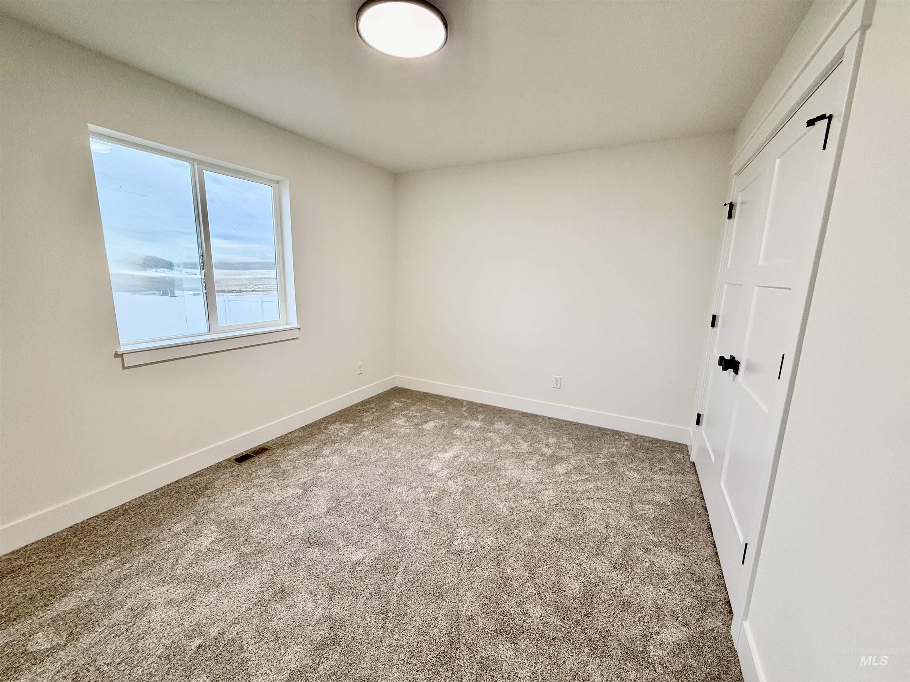 938 Gregory Way, Twin Falls, Idaho 83301, 4 Bedrooms, 2 Bathrooms, Residential For Sale, Price $394,000,MLS 98963544