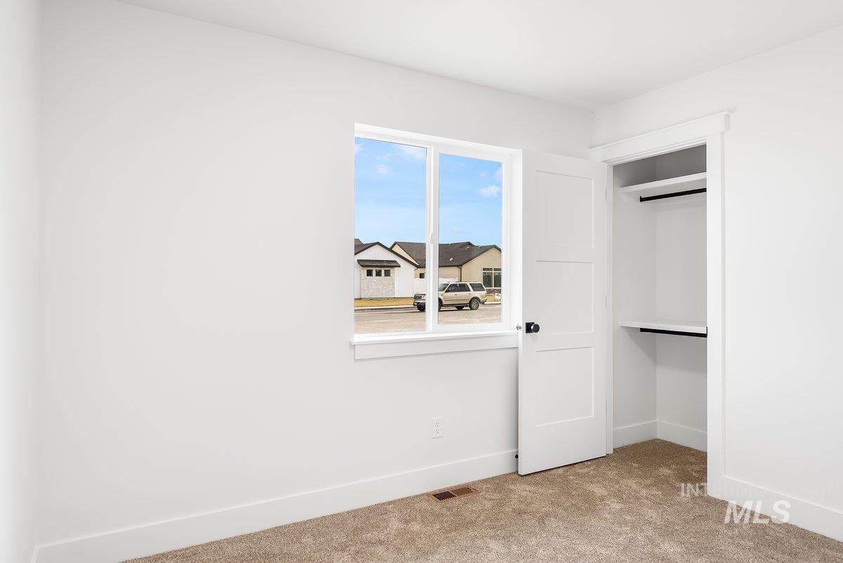 938 Gregory Way, Twin Falls, Idaho 83301, 4 Bedrooms, 2 Bathrooms, Residential For Sale, Price $389,900,MLS 98963544