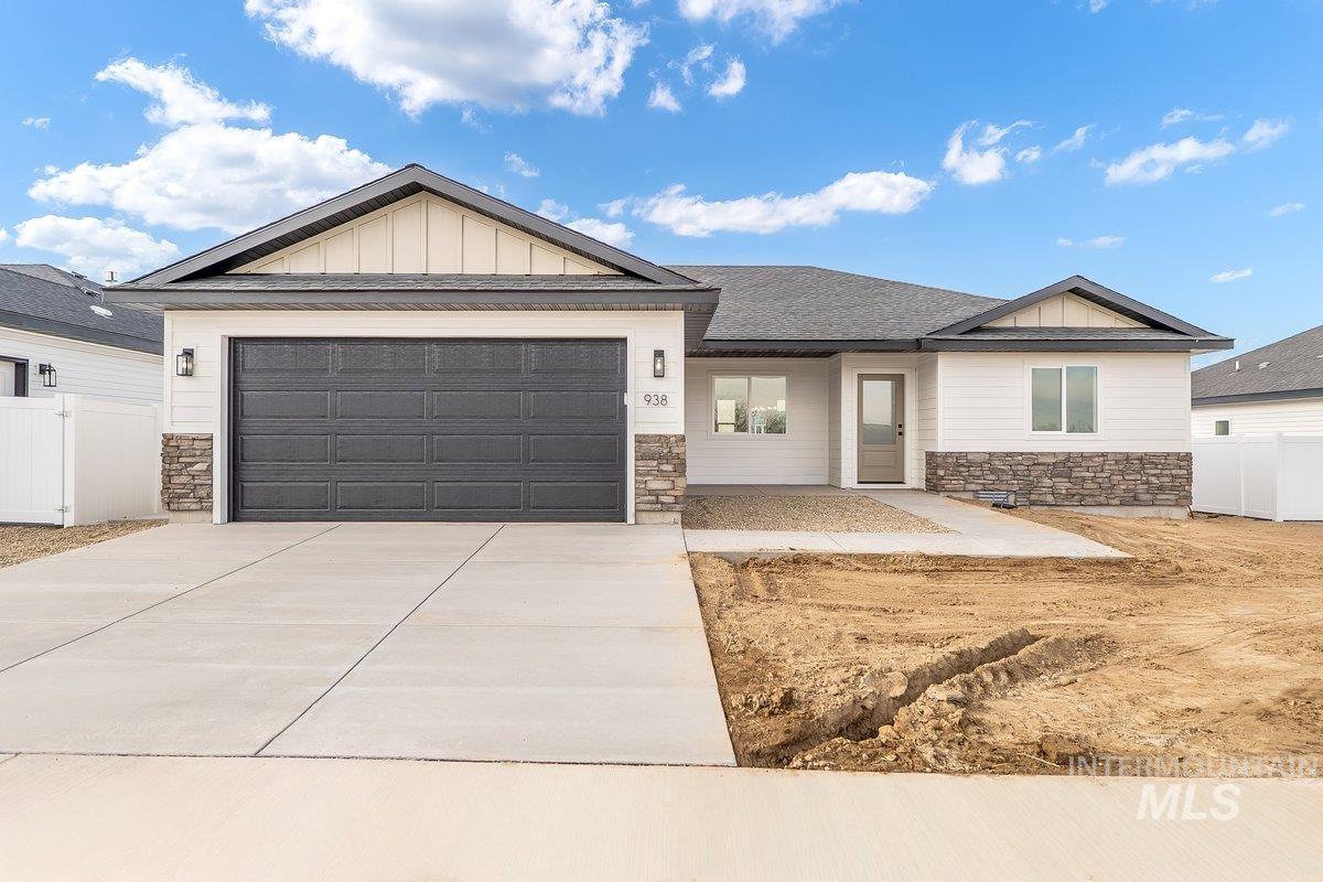 938 Gregory Way, Twin Falls, Idaho 83301, 4 Bedrooms, 2 Bathrooms, Residential For Sale, Price $389,900,MLS 98963544