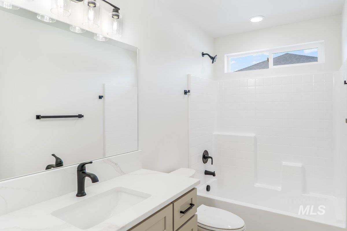 938 Gregory Way, Twin Falls, Idaho 83301, 4 Bedrooms, 2 Bathrooms, Residential For Sale, Price $389,900,MLS 98963544