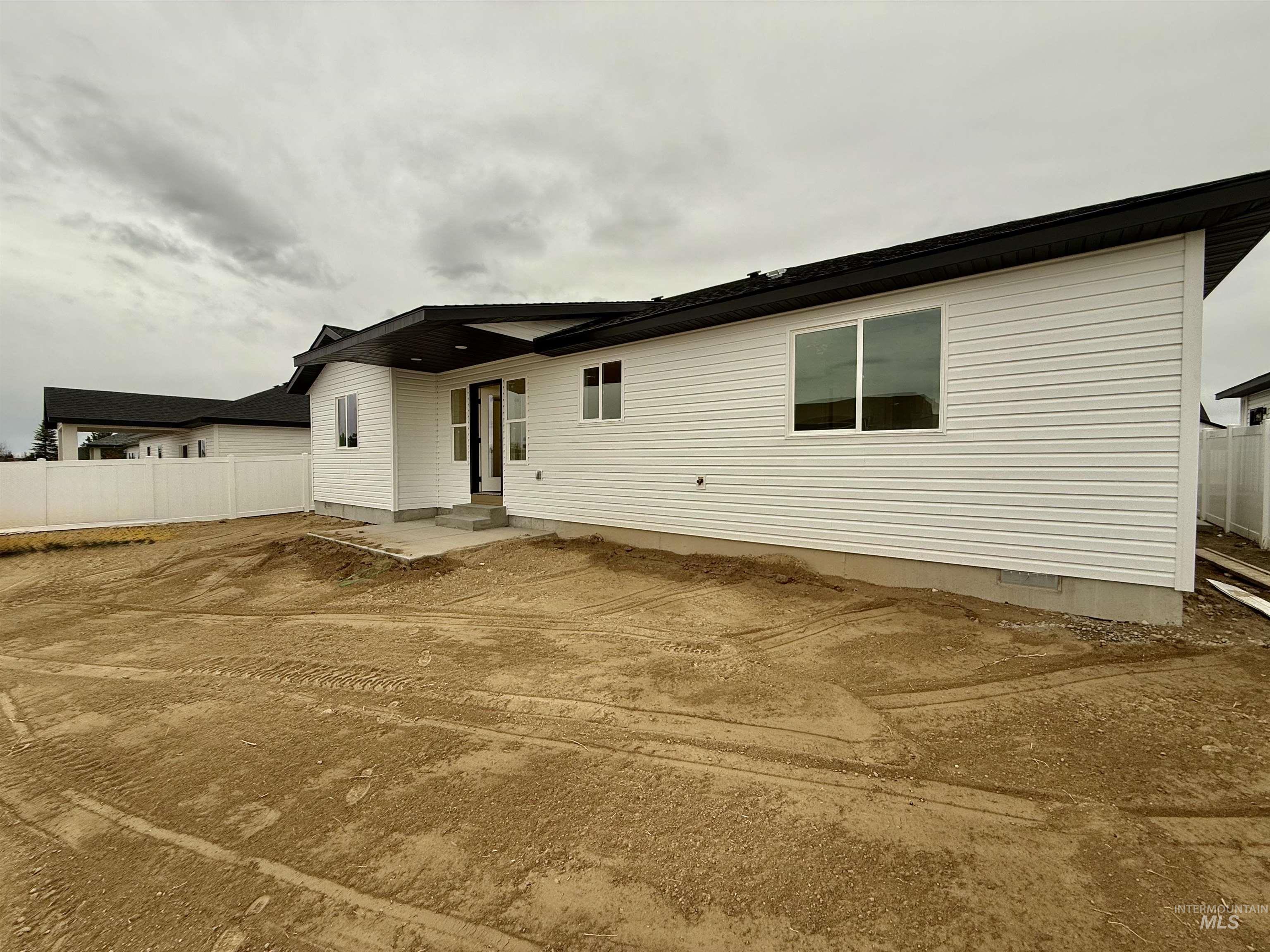 938 Gregory Way, Twin Falls, Idaho 83301, 4 Bedrooms, 2 Bathrooms, Residential For Sale, Price $394,000,MLS 98963544