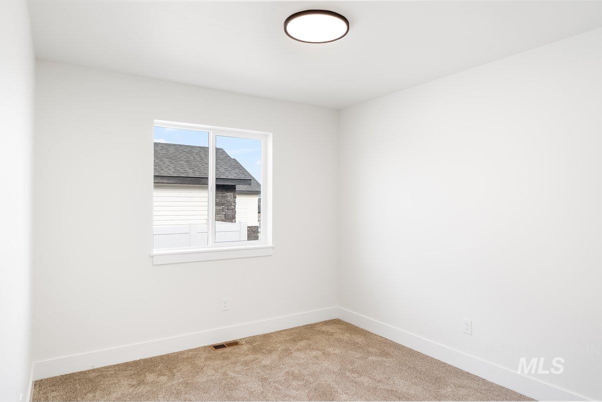 938 Gregory Way, Twin Falls, Idaho 83301, 4 Bedrooms, 2 Bathrooms, Residential For Sale, Price $389,900,MLS 98963544