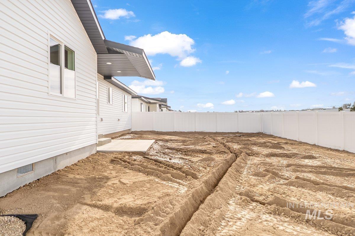 938 Gregory Way, Twin Falls, Idaho 83301, 4 Bedrooms, 2 Bathrooms, Residential For Sale, Price $389,900,MLS 98963544