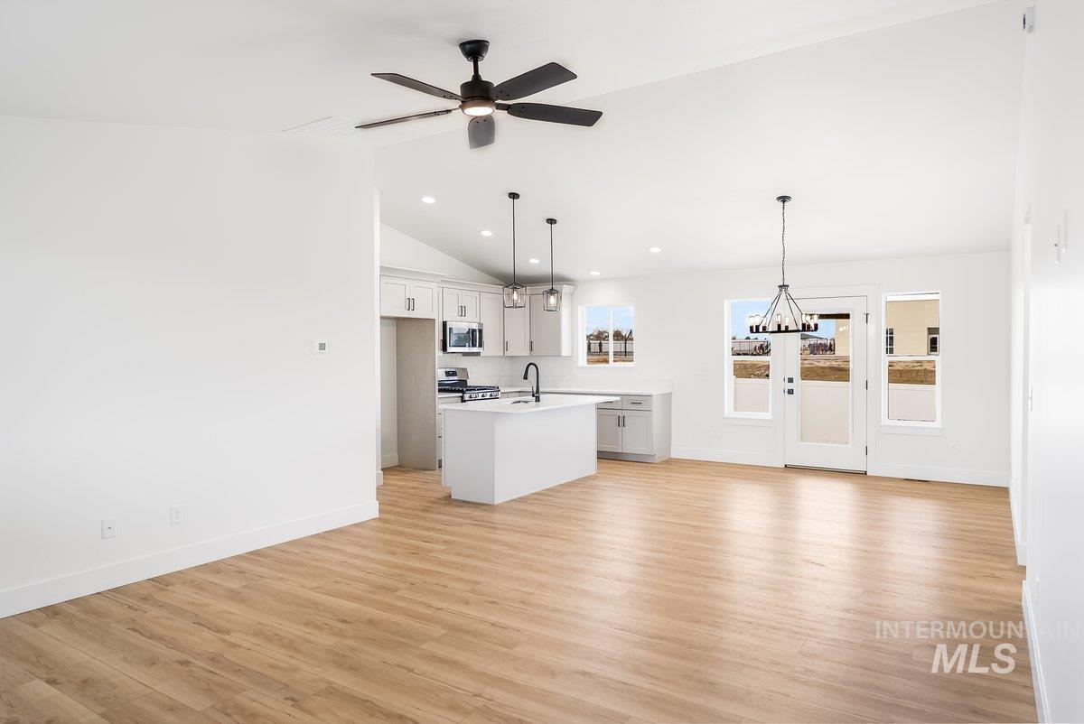 938 Gregory Way, Twin Falls, Idaho 83301, 4 Bedrooms, 2 Bathrooms, Residential For Sale, Price $389,900,MLS 98963544